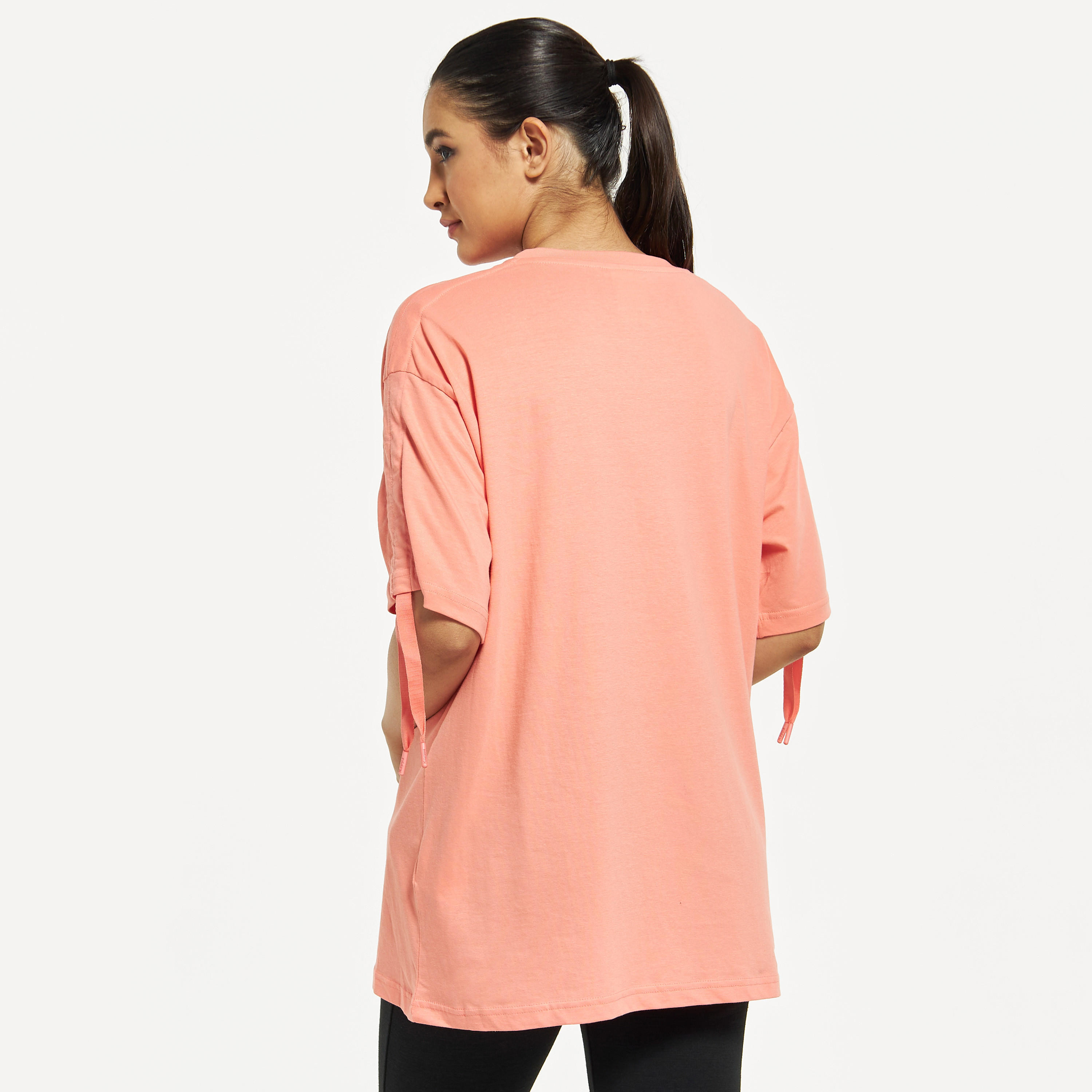 تيشيرت بطبعات وأكمام برباط وكسرات من كابا-women-clothing-sportswearandactivewear-tshirtsandvests-image-3