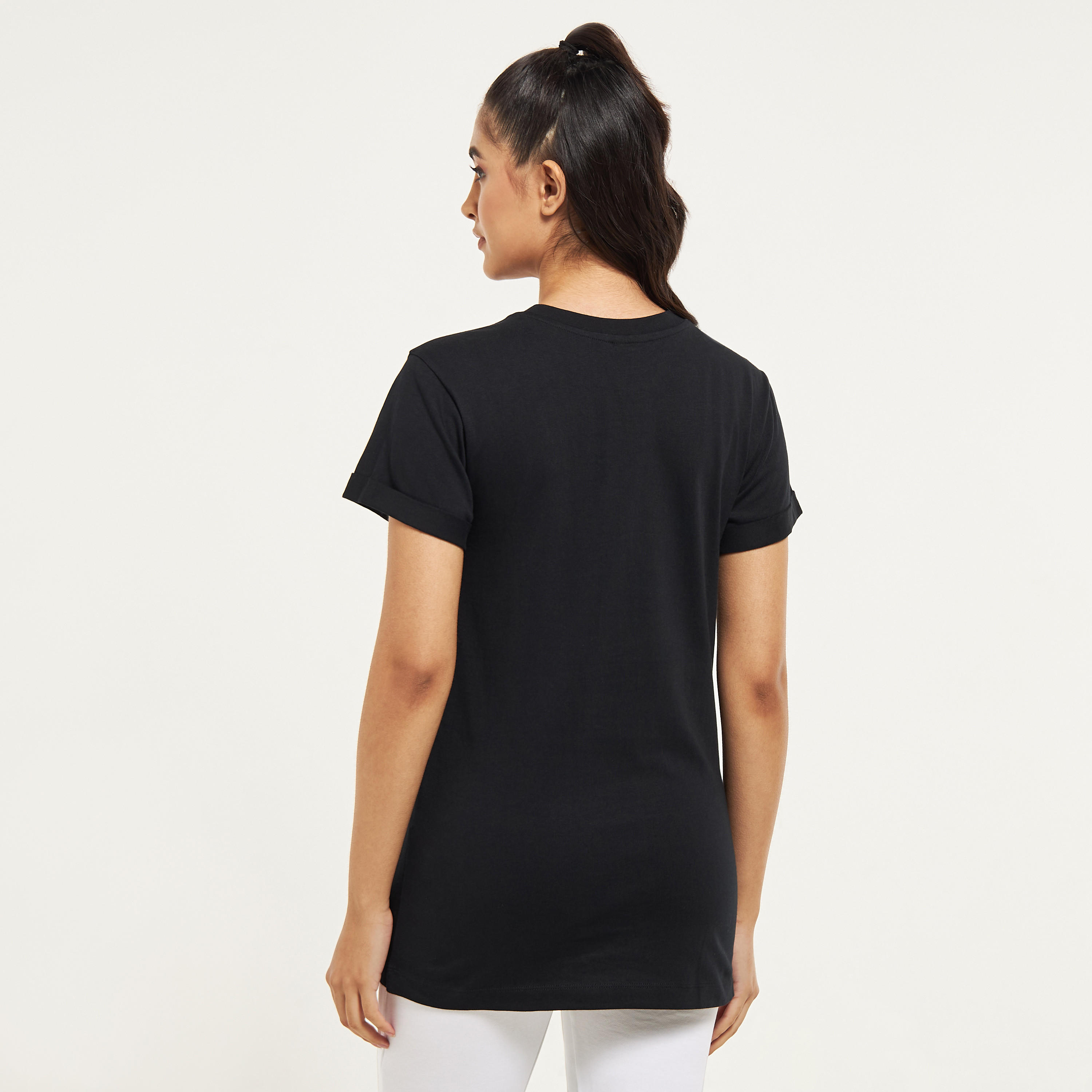 تيشيرت بأكمام قصيرة وطبعات شعار من كابا-women-clothing-tshirts-image-11