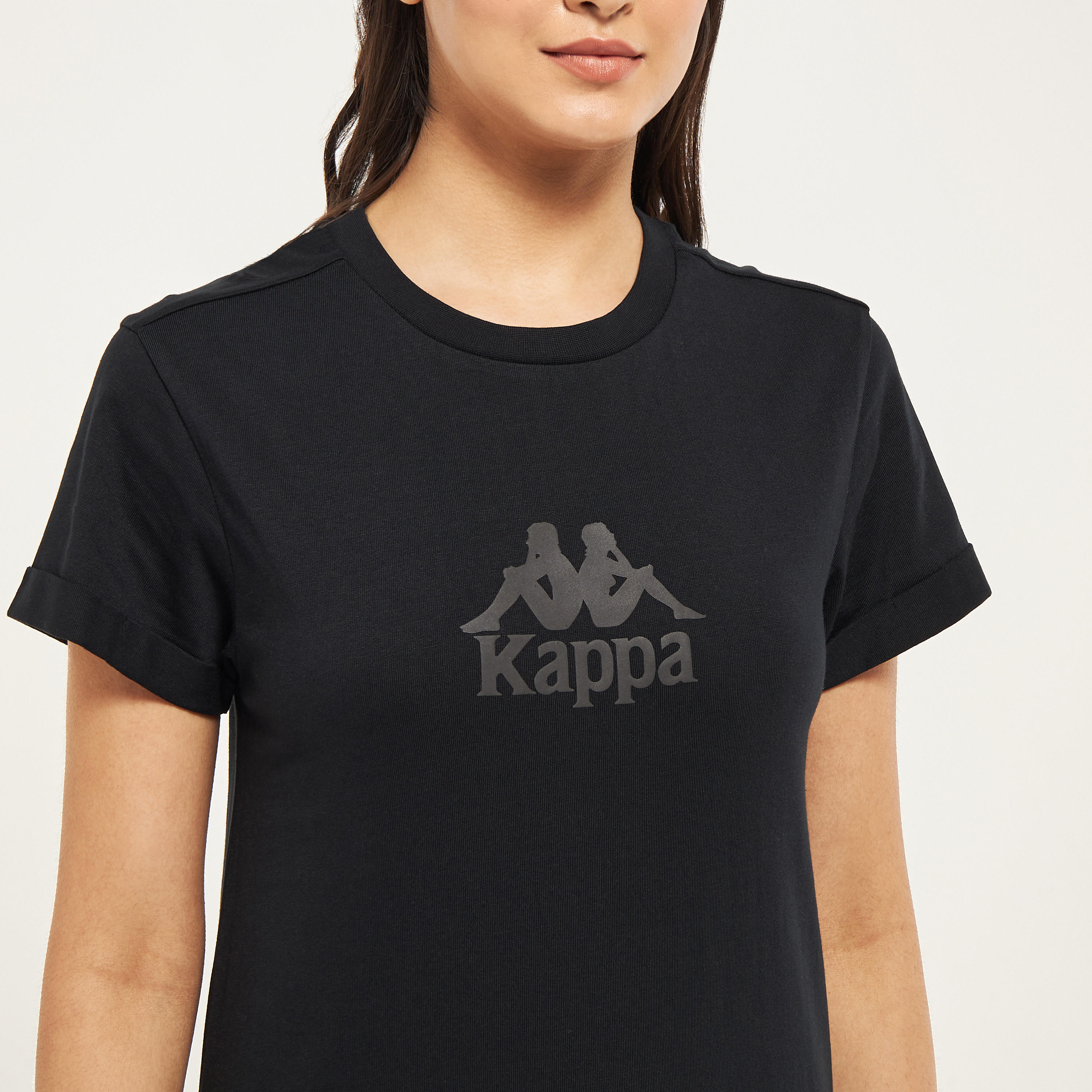 تيشيرت بأكمام قصيرة وطبعات شعار من كابا-women-clothing-tshirts-image-12