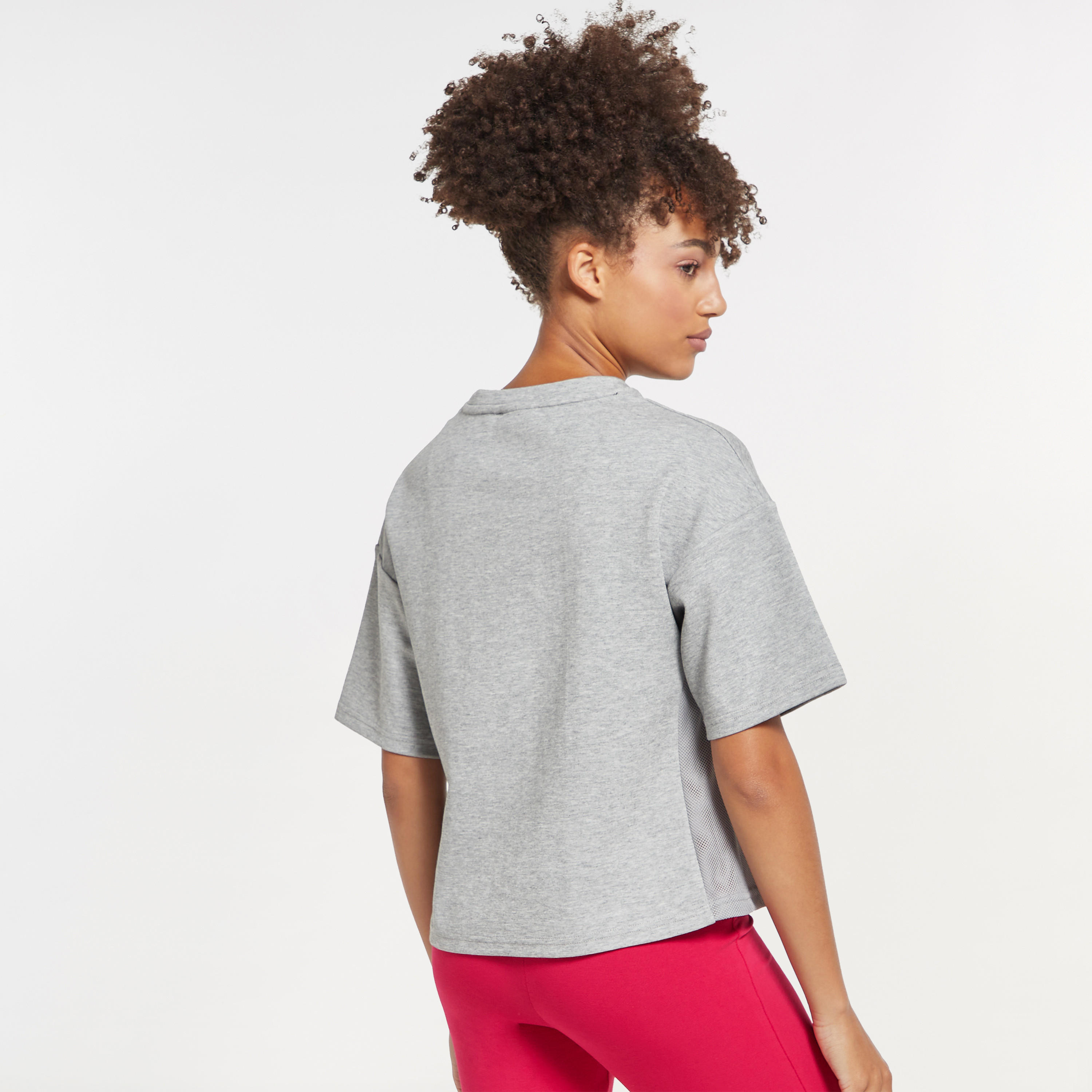 تيشيرت بياقة ضيّقة وأكمام قصيرة وطبعات من كابا-women-clothing-sportswearandactivewear-tshirtsandvests-image-3