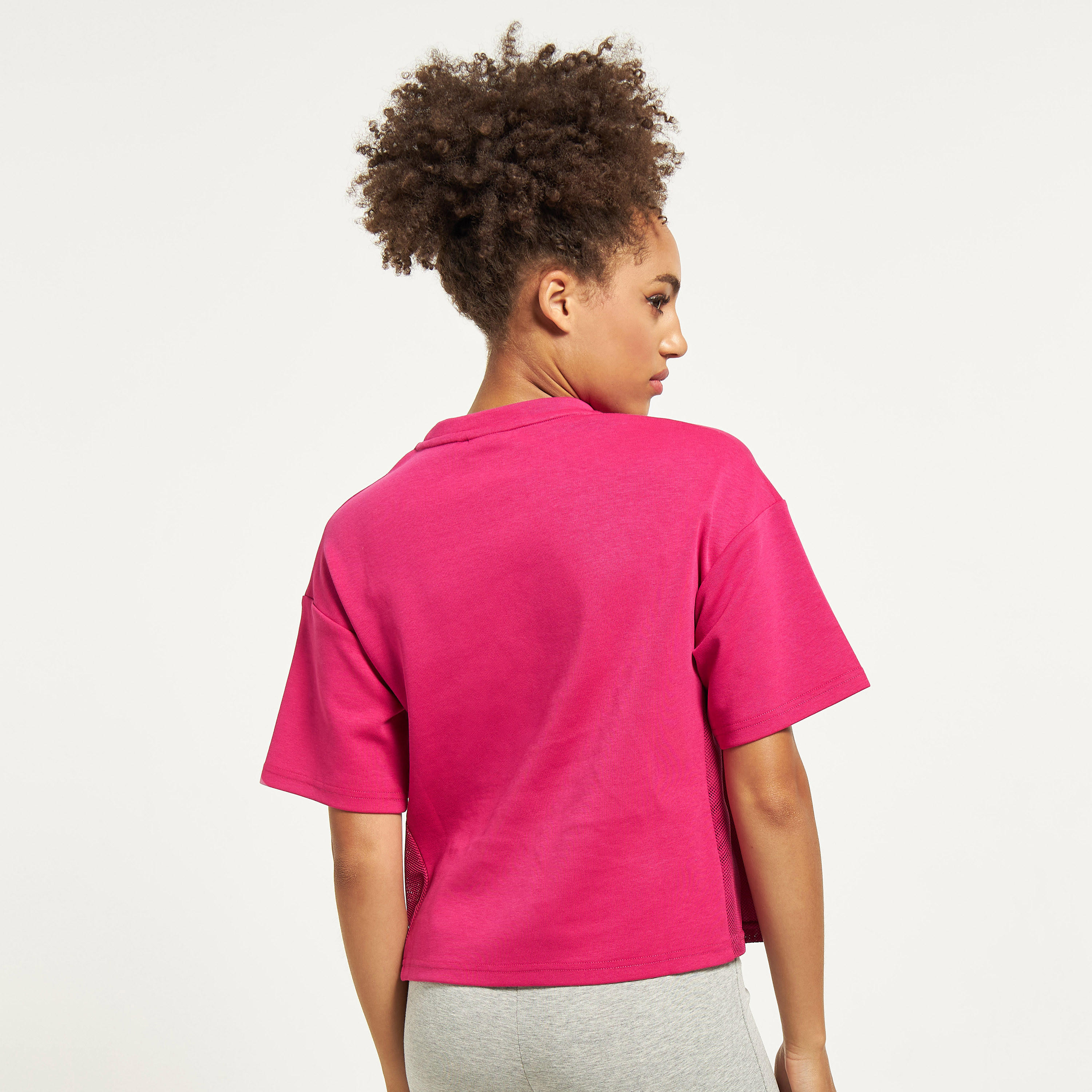 تيشيرت بياقة ضيّقة وأكمام قصيرة وطبعات من كابا-women-clothing-sportswearandactivewear-tshirtsandvests-image-7