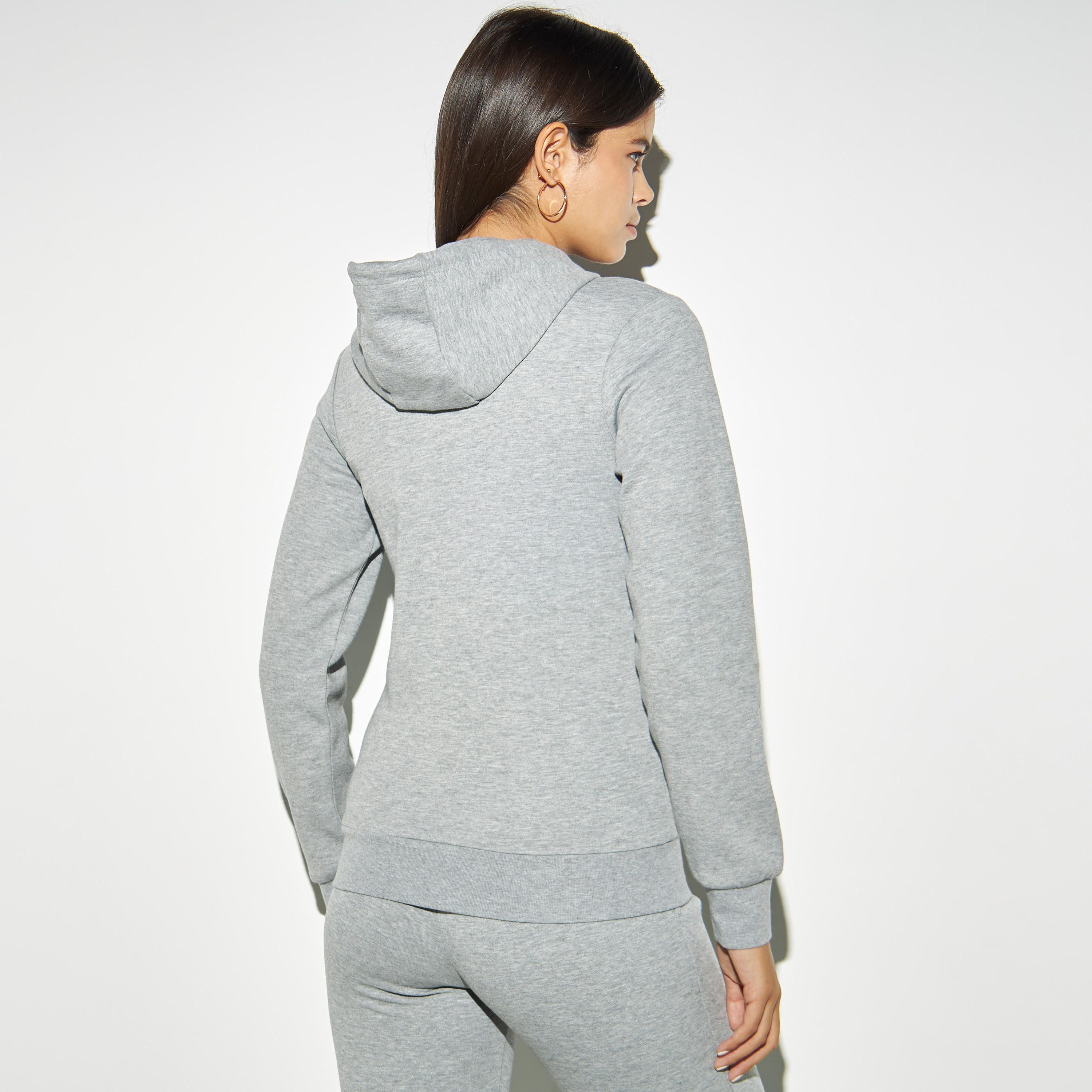 هودي مطرز بجيوب من كابا-women-clothing-sportswearandactivewear-hoodiesandsweatshirts-image-3