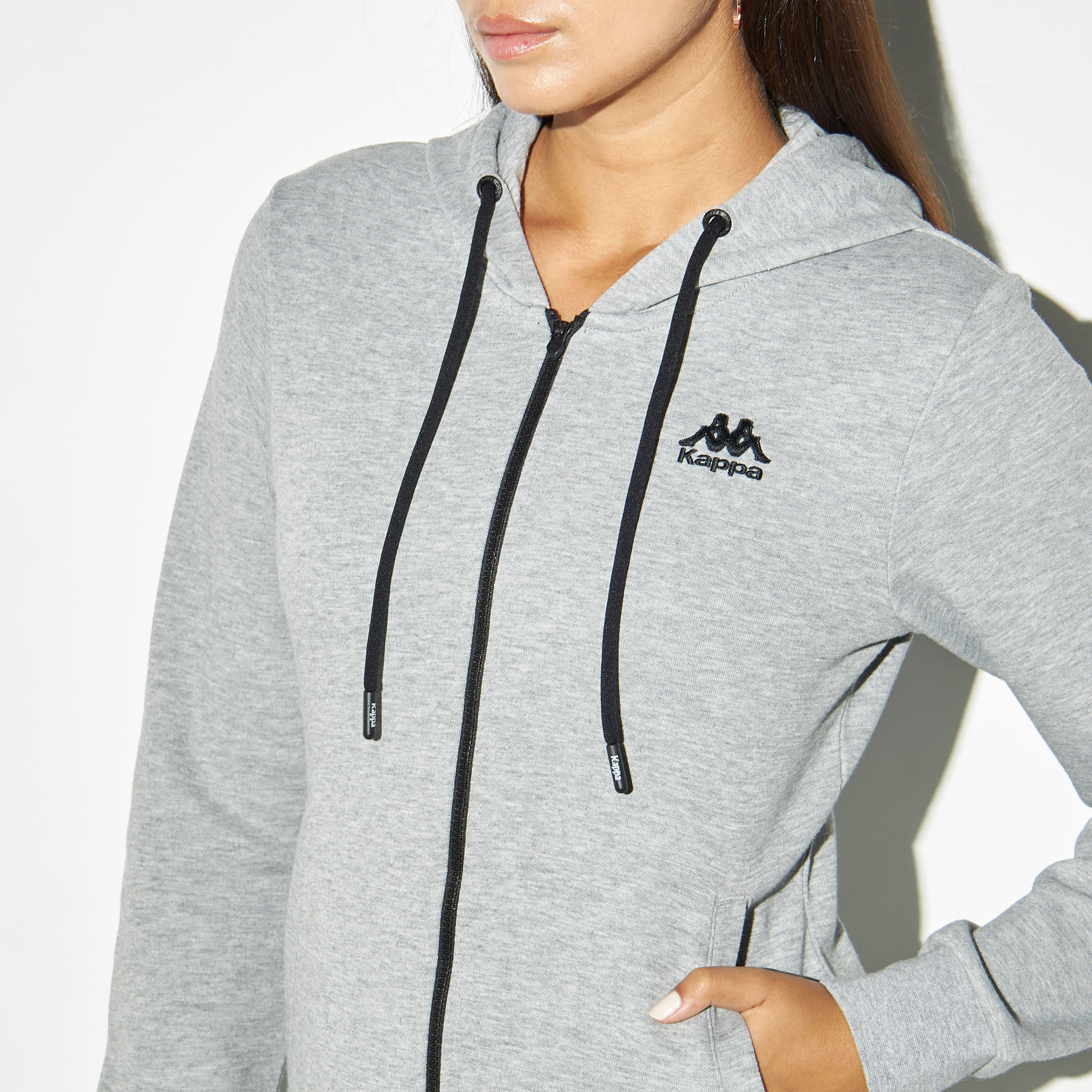 هودي مطرز بجيوب من كابا-women-clothing-sportswearandactivewear-hoodiesandsweatshirts-image-4