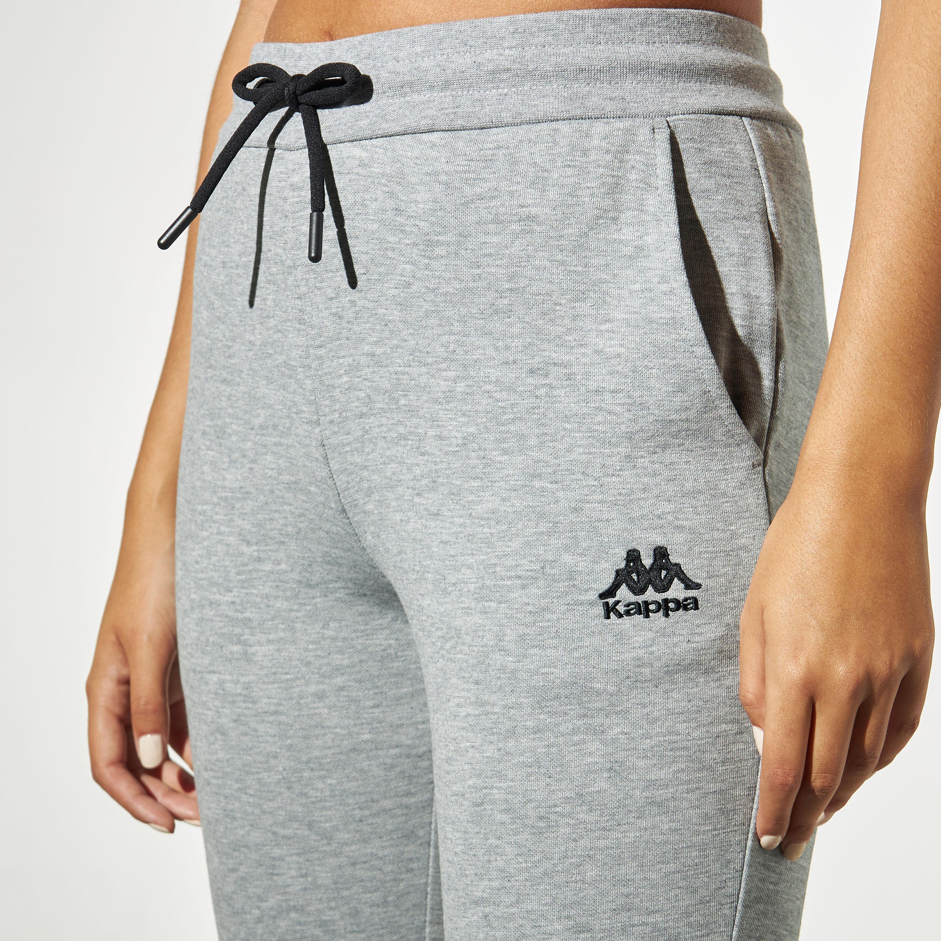 بنطلون رياضي مطرّز بشعار ورباط إغلاق من كابا-women-clothing-bottoms-joggers-image-4