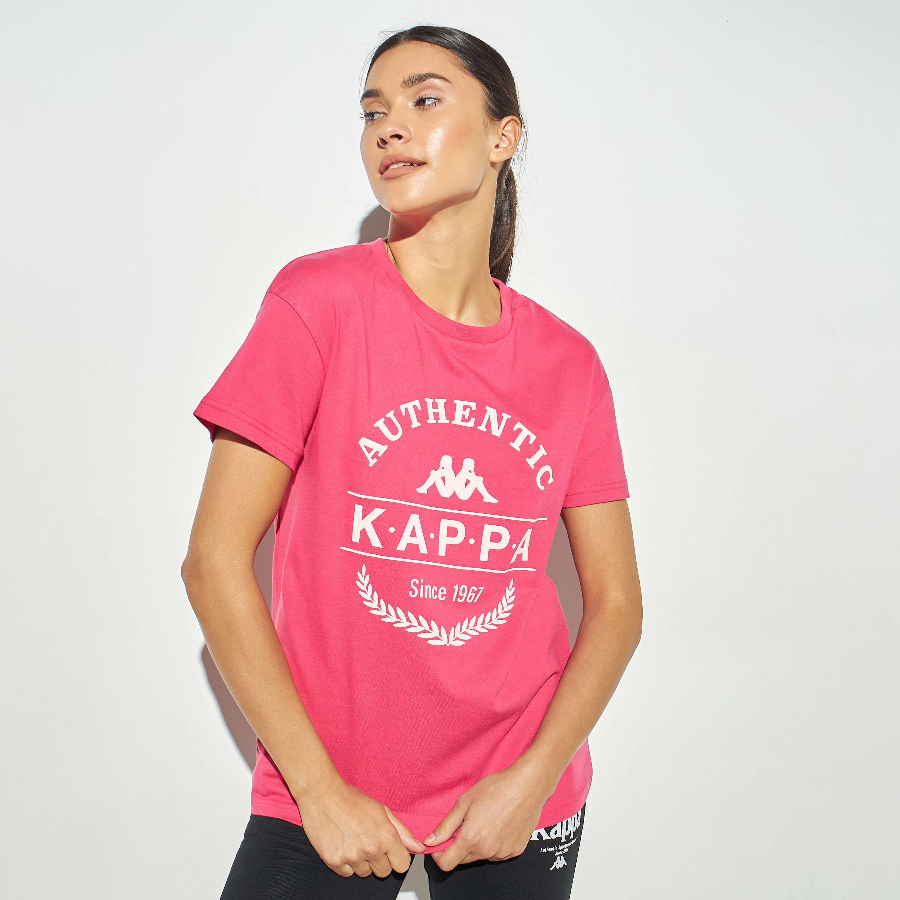 تيشيرت بياقة ضيّقة وأكمام قصيرة وطبعات من كابا-women-clothing-sportswearandactivewear-tshirtsandvests-image-1
