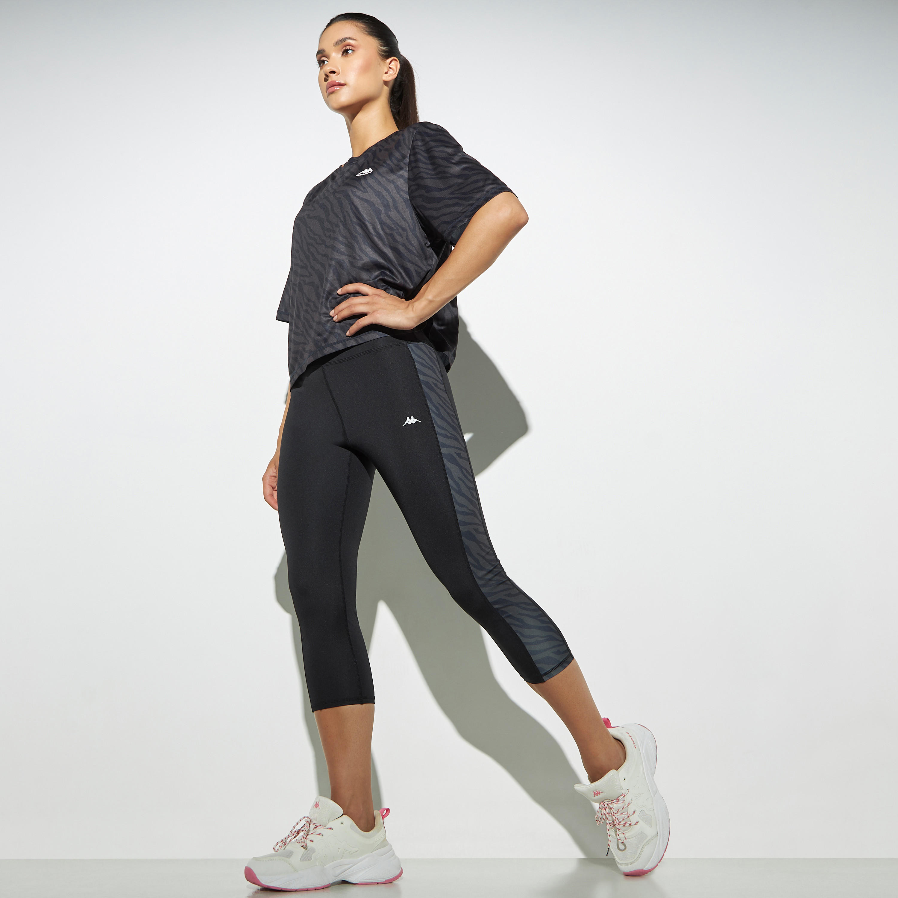 بنطلون ليقنز بخصر مطّاطي من كابا-women-clothing-bottoms-leggings-image-2