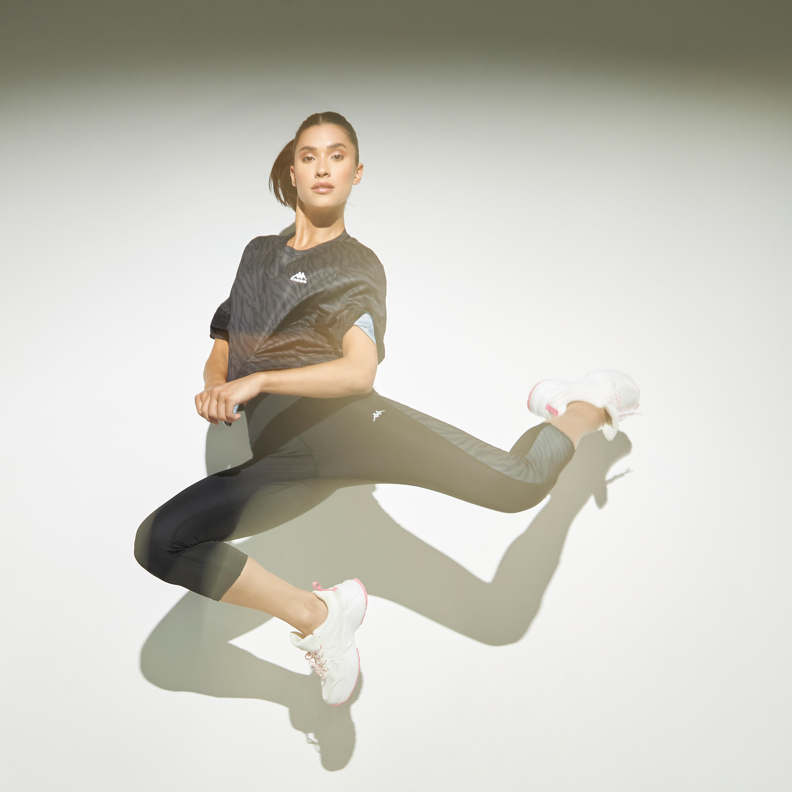 بنطلون ليقنز بخصر مطّاطي من كابا-women-clothing-bottoms-leggings-image-5