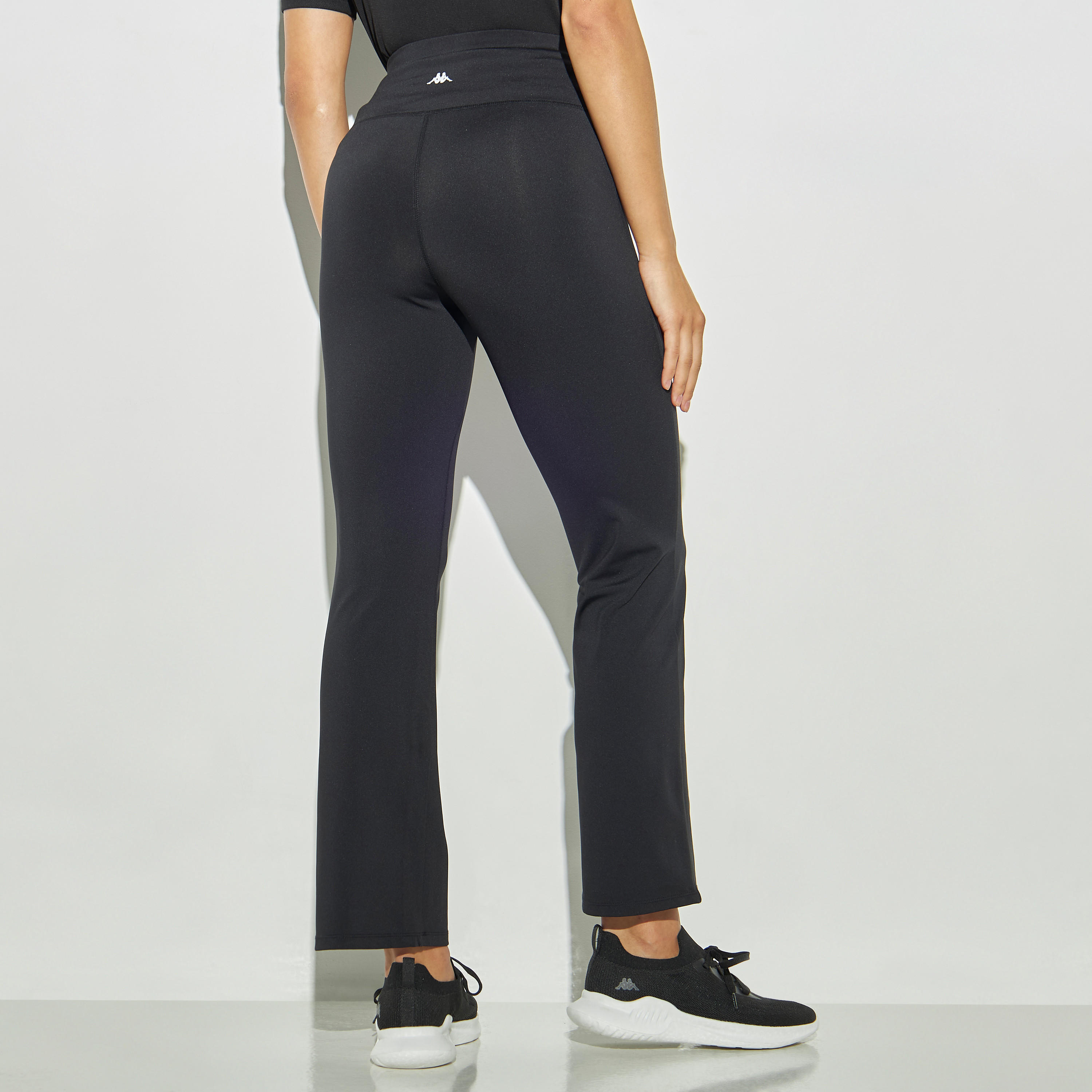 بنطلون ليقنز واسع الساقين سادة بخصر مطاطي من كابا-women-clothing-sportswearandactivewear-bottoms-image-3