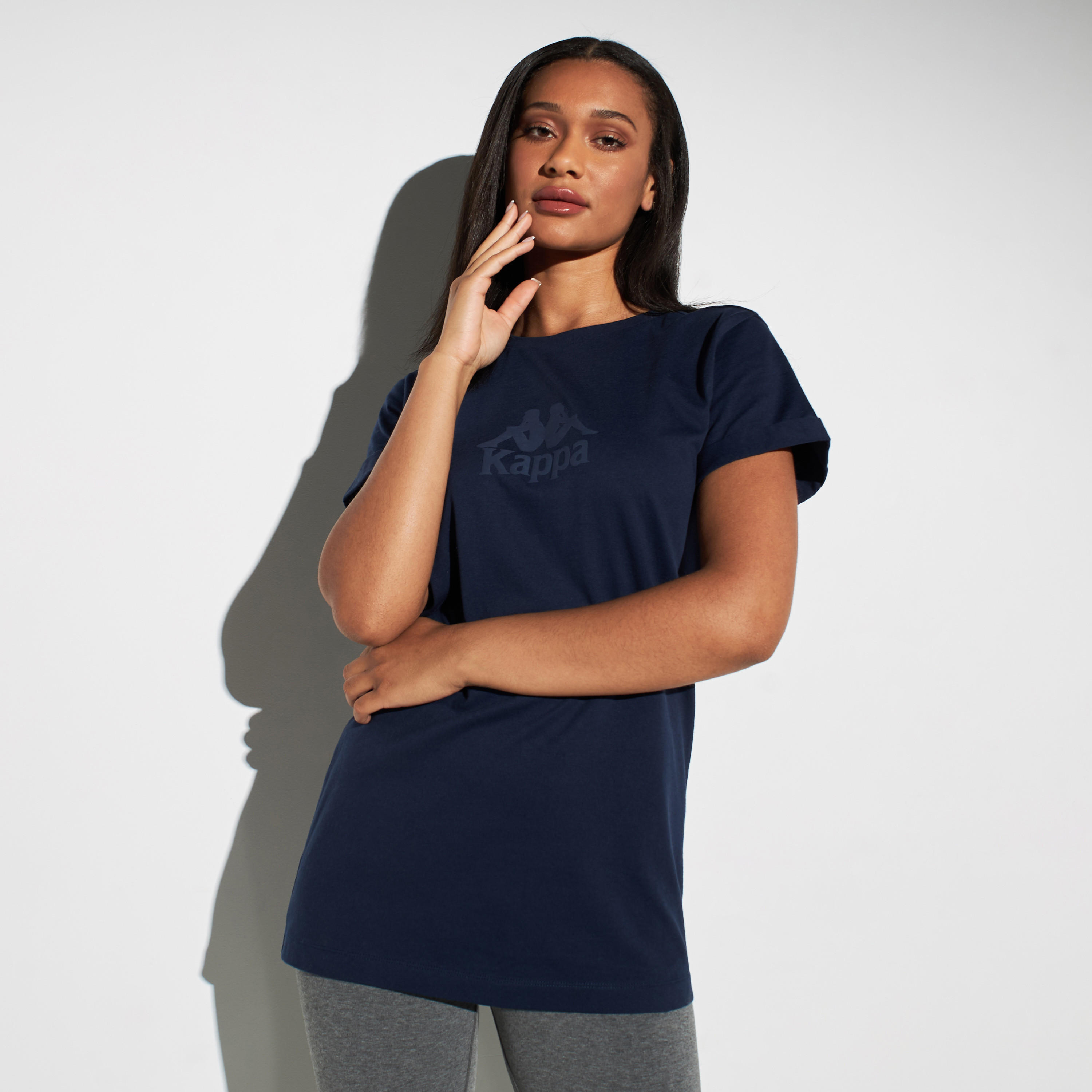 تيشيرت بأكمام قصيرة وطبعات شعار من كابا-women-clothing-tshirts-image-18