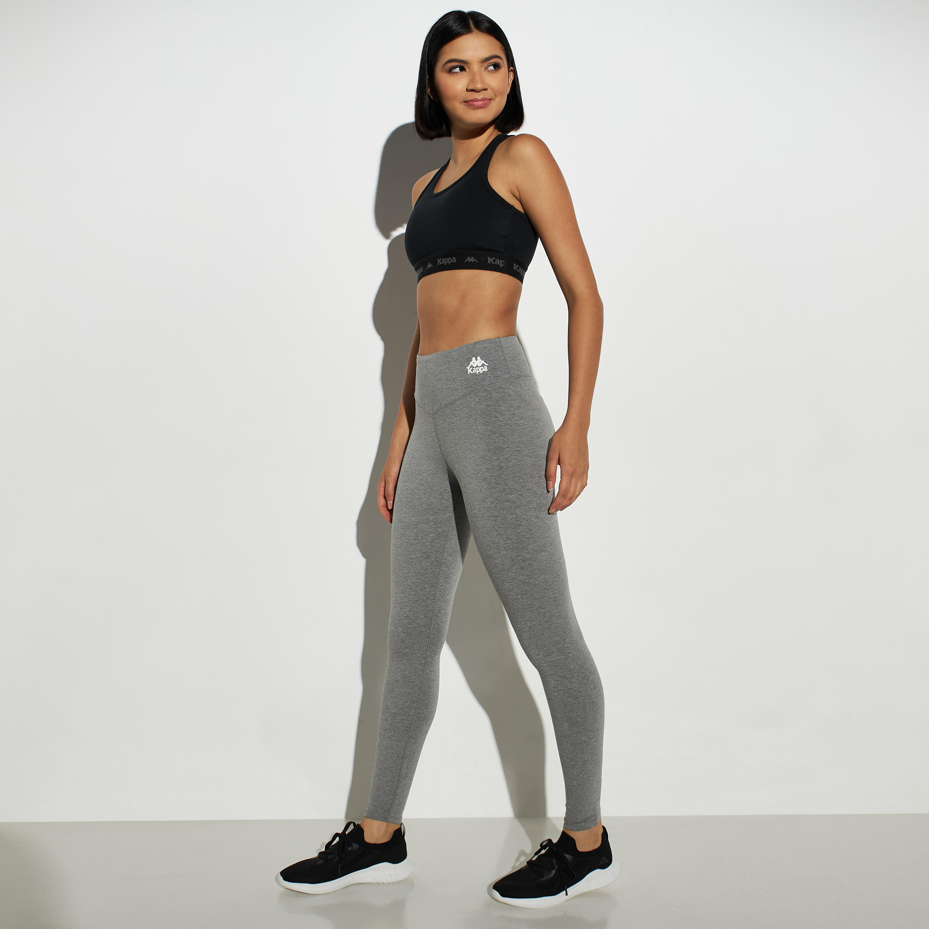 بنطلون ليقنز بتفاصيل شعار وحزام خصر مطّاطي من كابا-women-clothing-bottoms-leggings-image-2