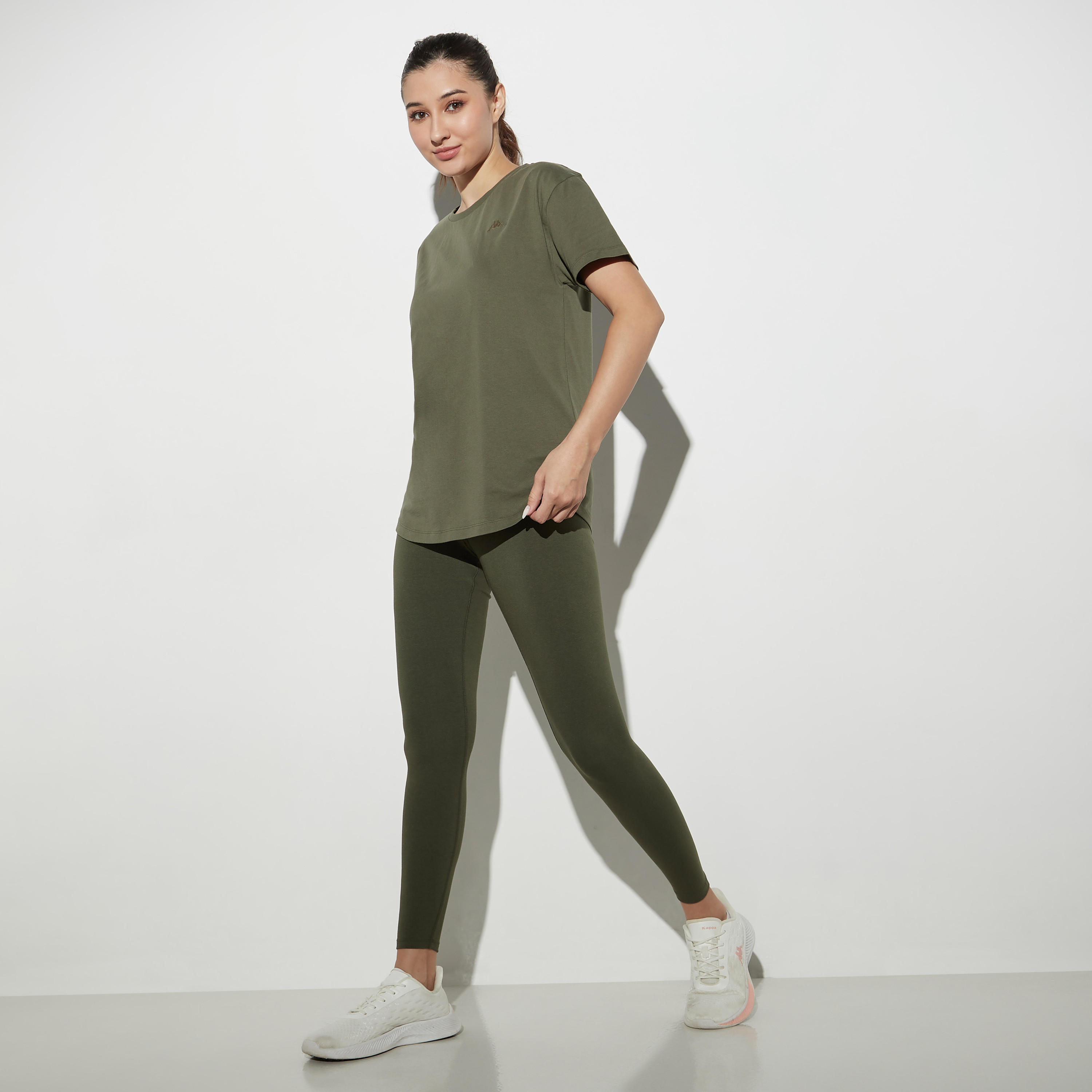 بنطلون ليقنز بطبعات شعار وحزام خصر مطّاطي من كابا-women-clothing-bottoms-leggings-image-2