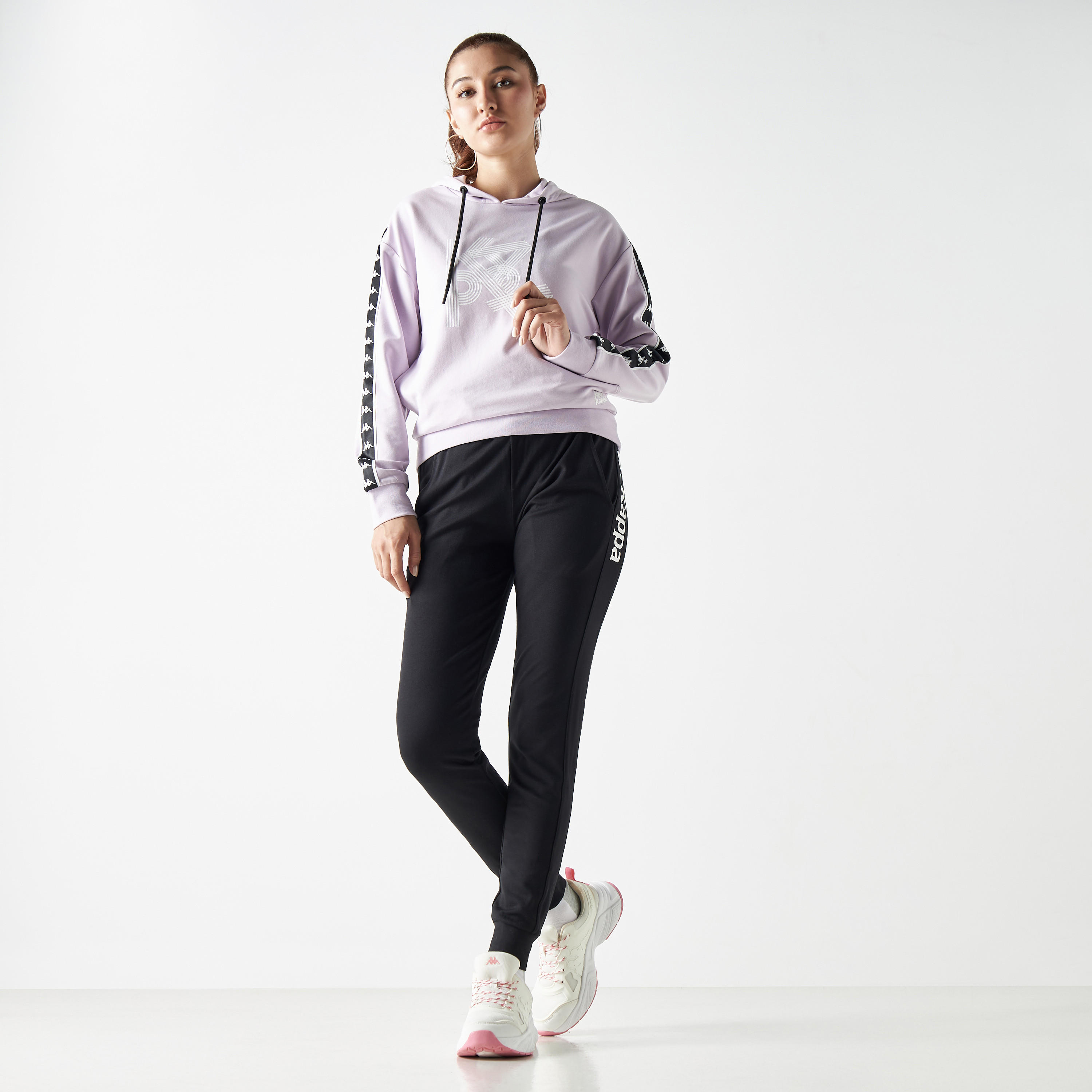 هودي بتفاصيل شعار وأكمام طويلة من كابا-women-clothing-sportswearandactivewear-hoodiesandsweatshirts-image-2