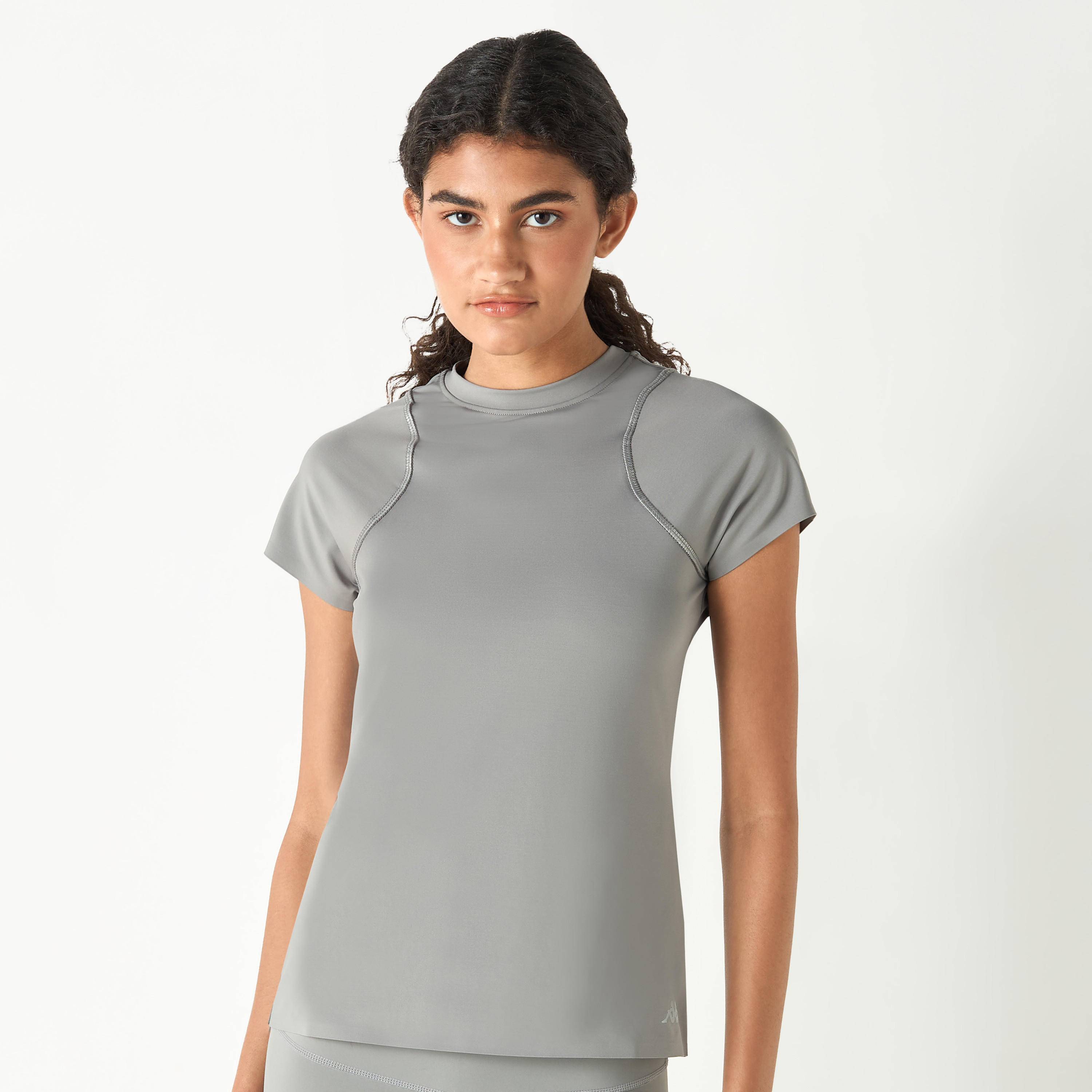 تيشيرت بياقة ضيقة وأكمام قصيرة بطبعات شعار من كابا-sports-women-clothing-tshirtsandvests-image-5