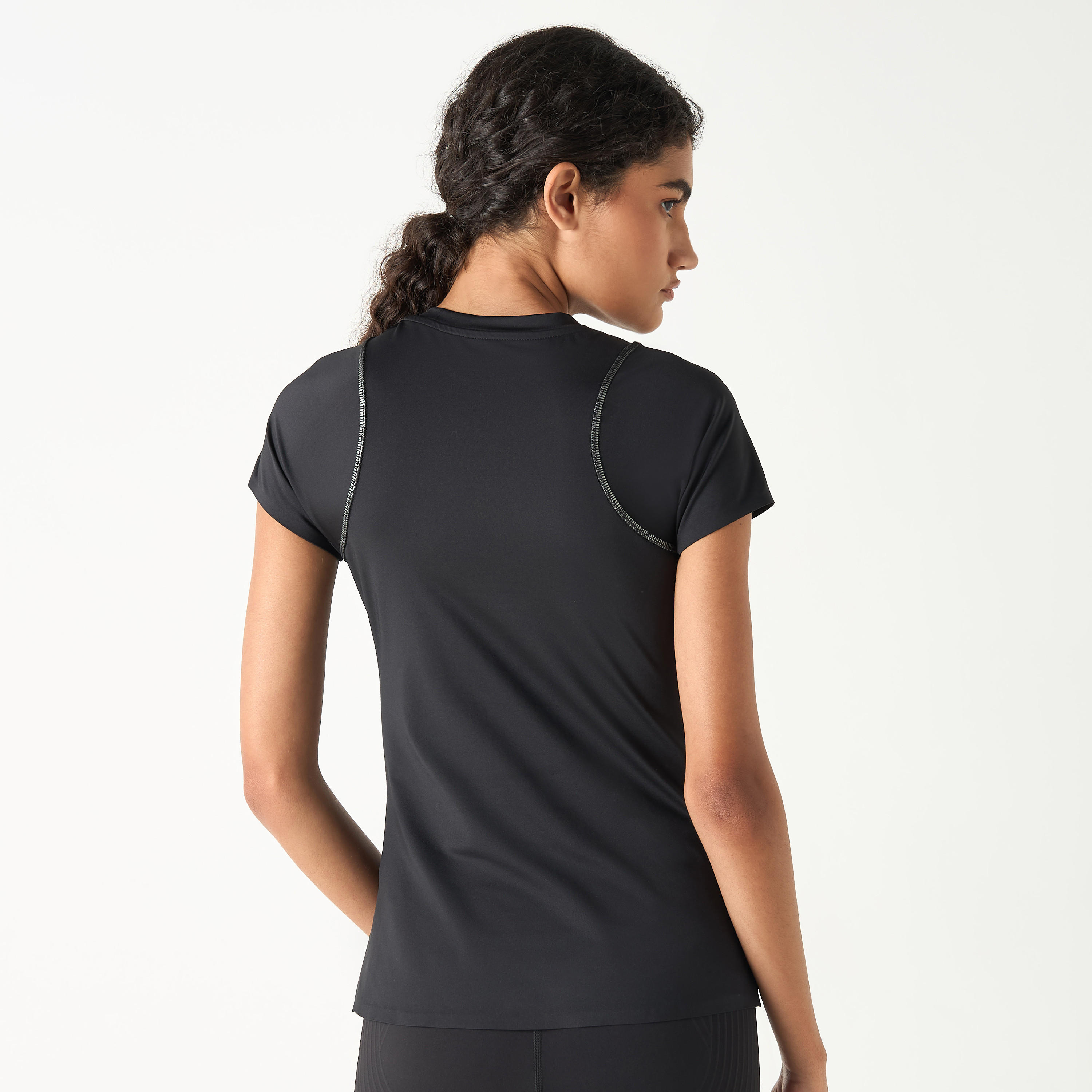 تيشيرت بياقة ضيقة وأكمام قصيرة بطبعات شعار من كابا-sports-women-clothing-tshirtsandvests-image-12
