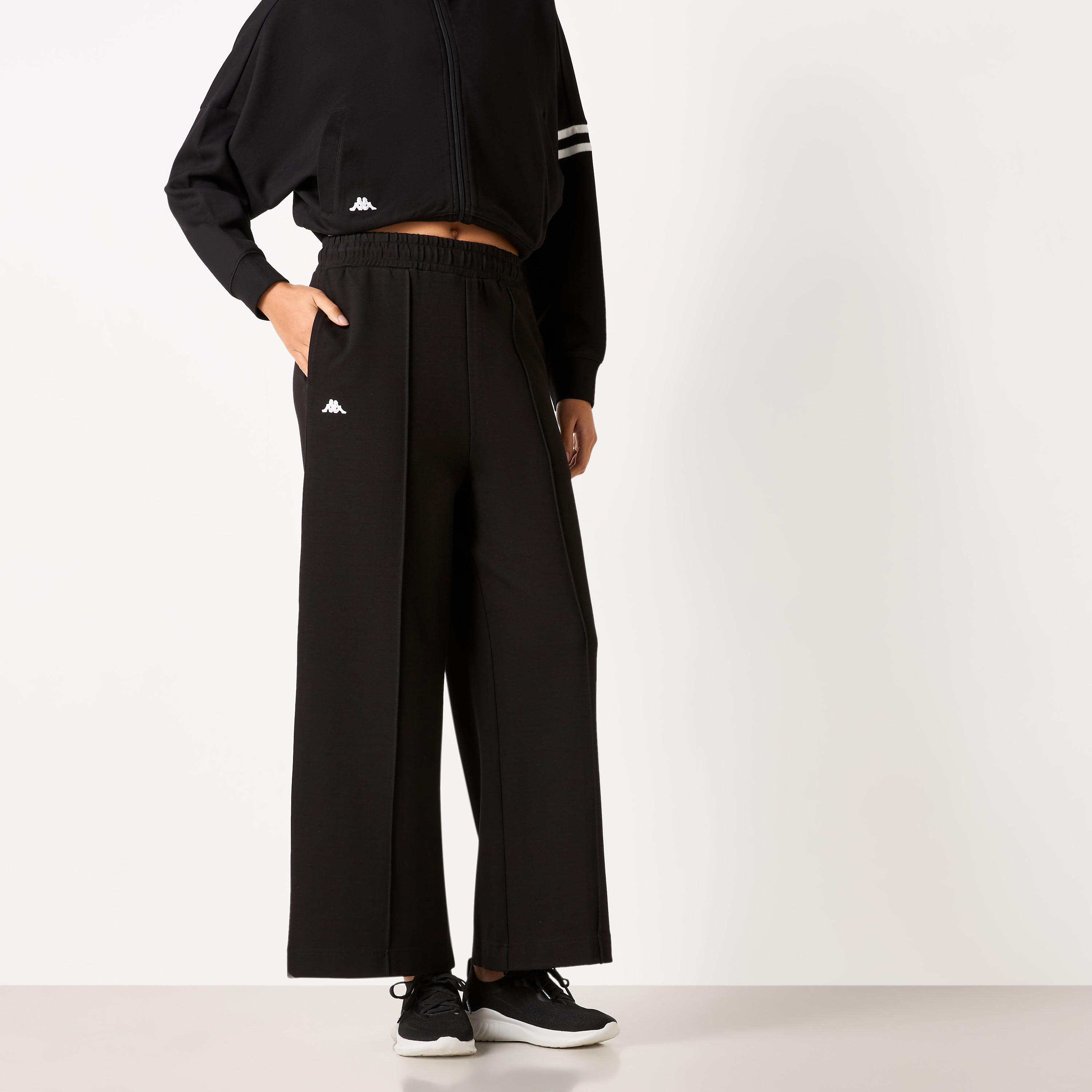بنطلون رياضي بطبعات شعار وجيوب من كابا-women-clothing-bottoms-joggers-image-9