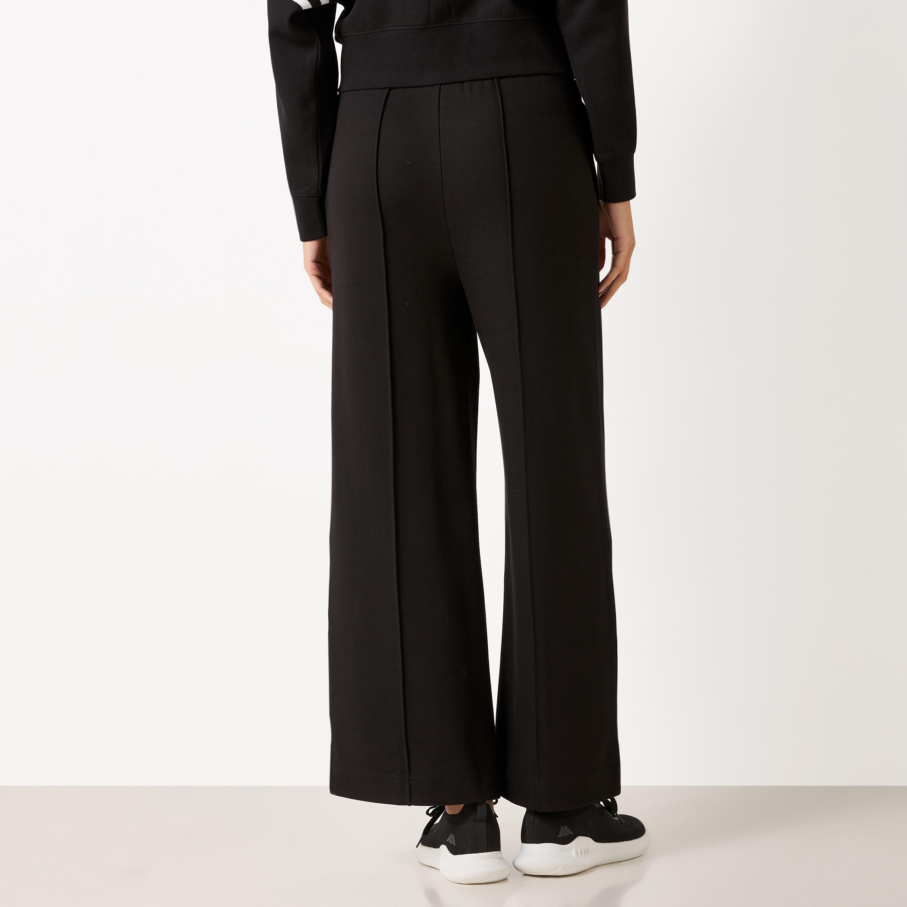 بنطلون رياضي بطبعات شعار وجيوب من كابا-women-clothing-bottoms-joggers-image-11
