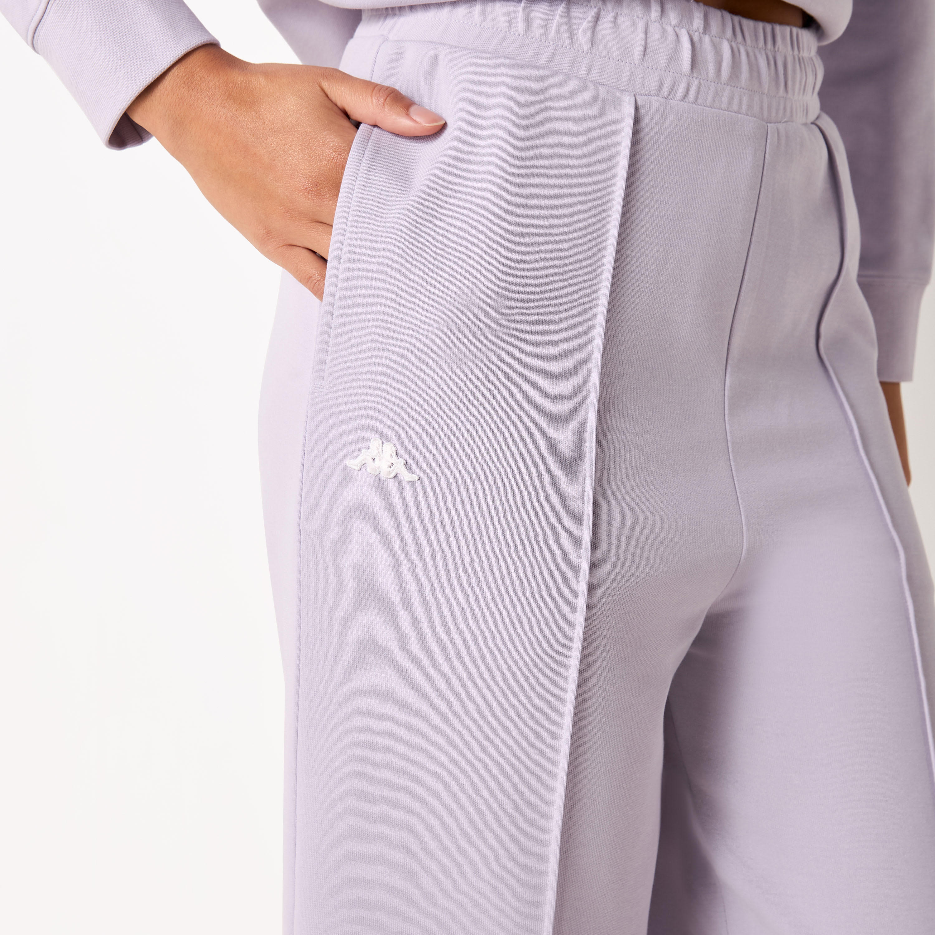 بنطلون رياضي بطبعات شعار وجيوب من كابا-women-clothing-bottoms-joggers-image-4