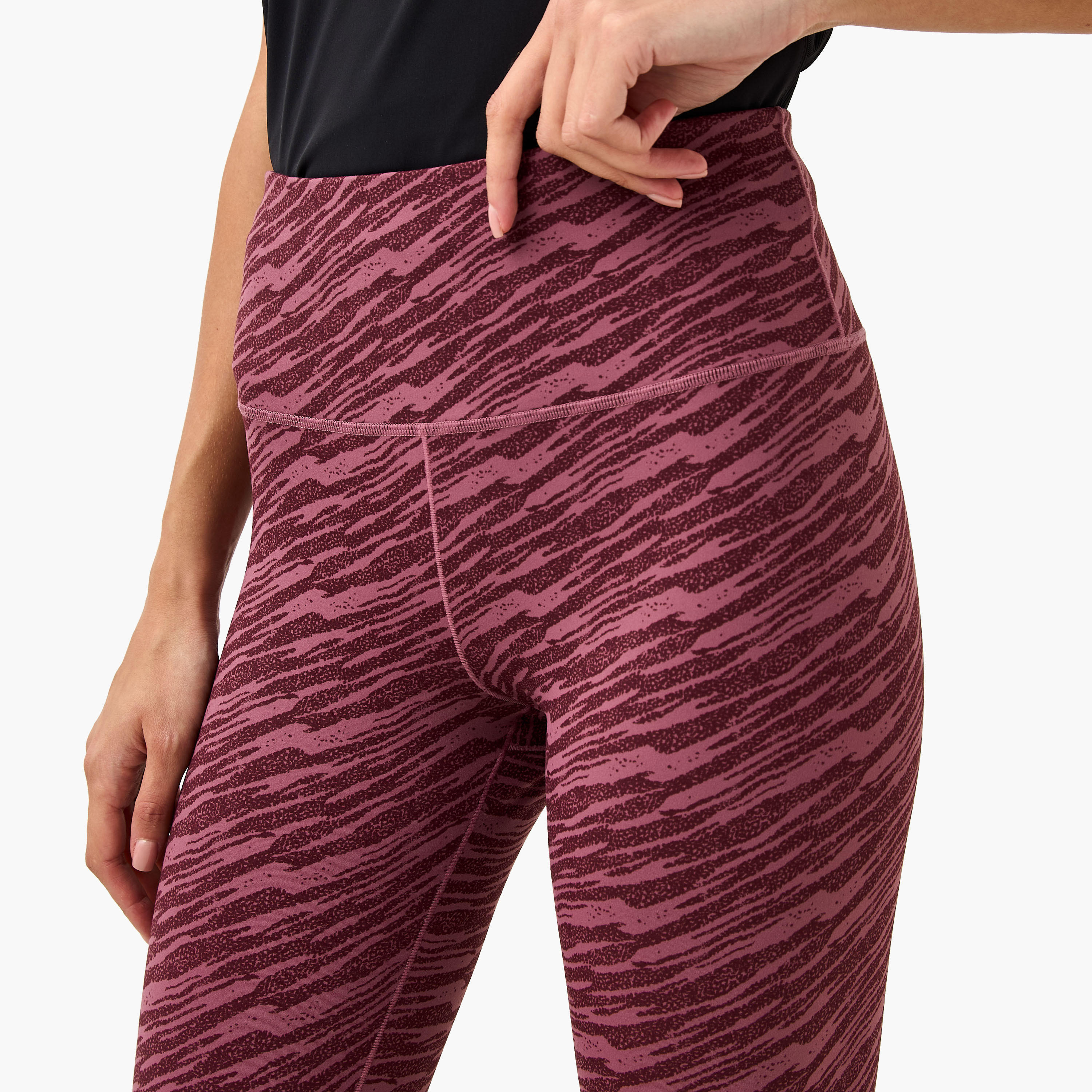 بنطلون ليقنز بخصر مطاطي وطبعات من كابا-sports-women-clothing-activewearleggings-image-2