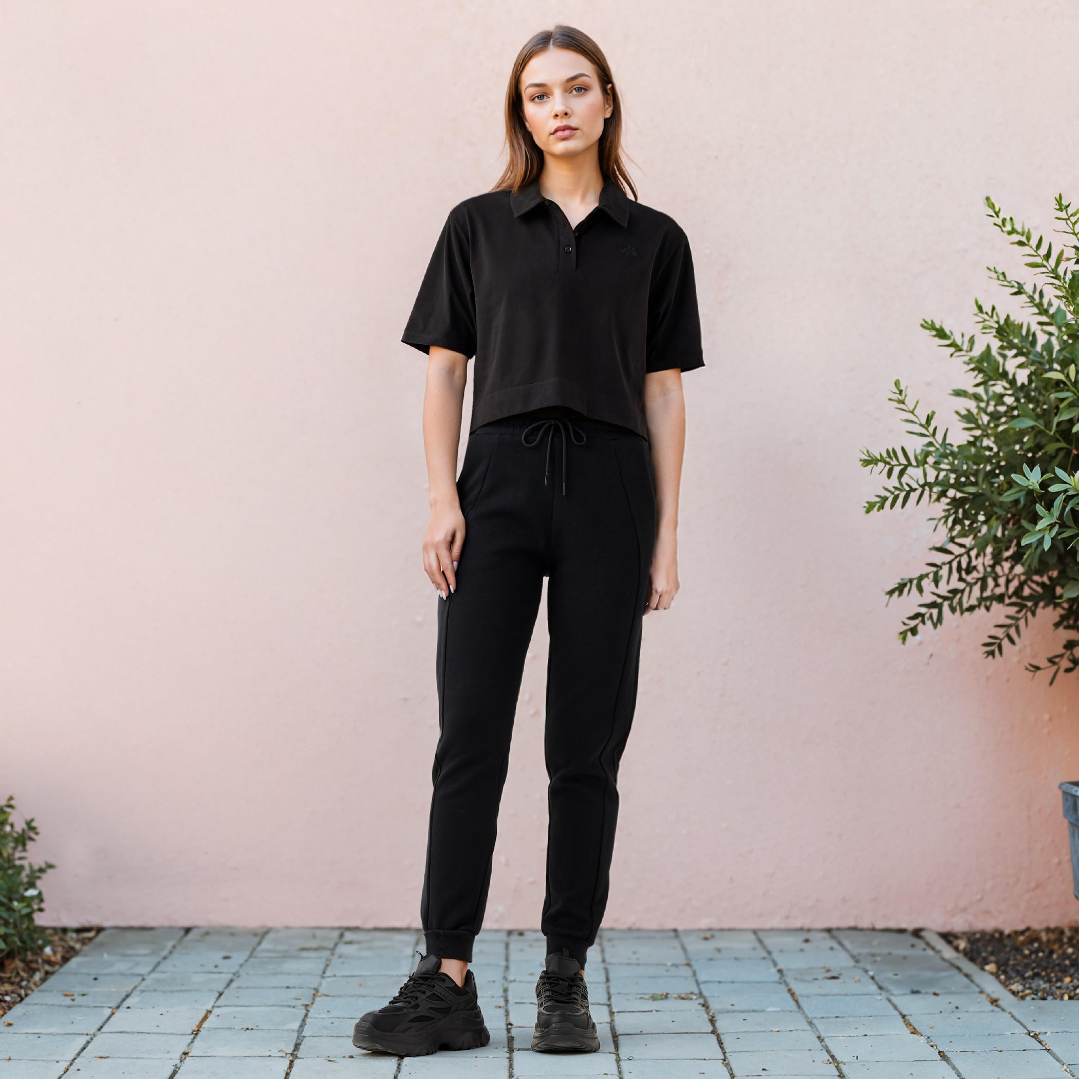 بنطلون رياضي بألواح وجيوب ورباط إغلاق من كابا-women-clothing-bottoms-joggers-image-4
