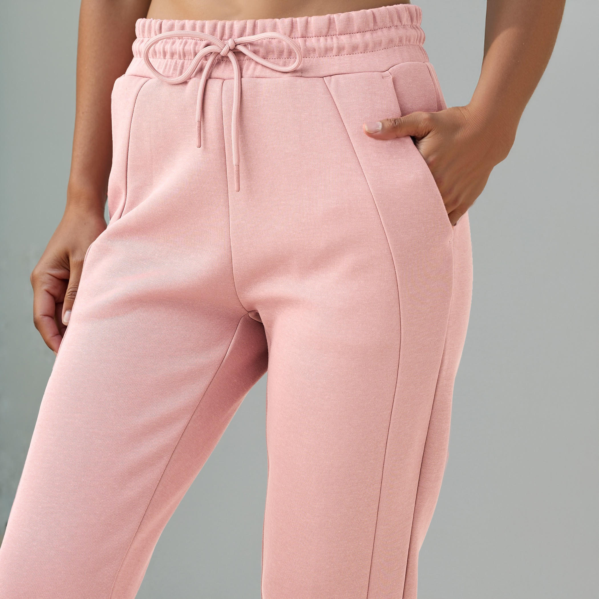 بنطلون رياضي بألواح وجيوب ورباط إغلاق من كابا-women-clothing-bottoms-joggers-image-4