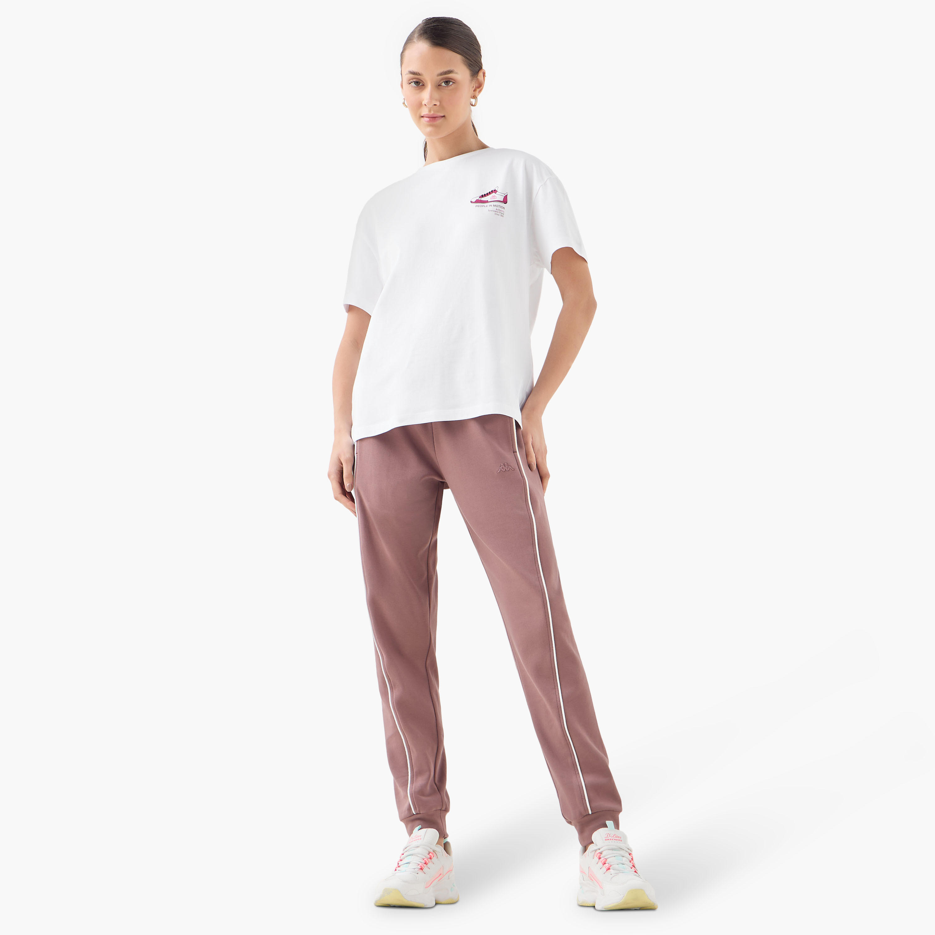 تيشيرت بتفاصيل شعار من كابا-women-clothing-tshirts-image-2
