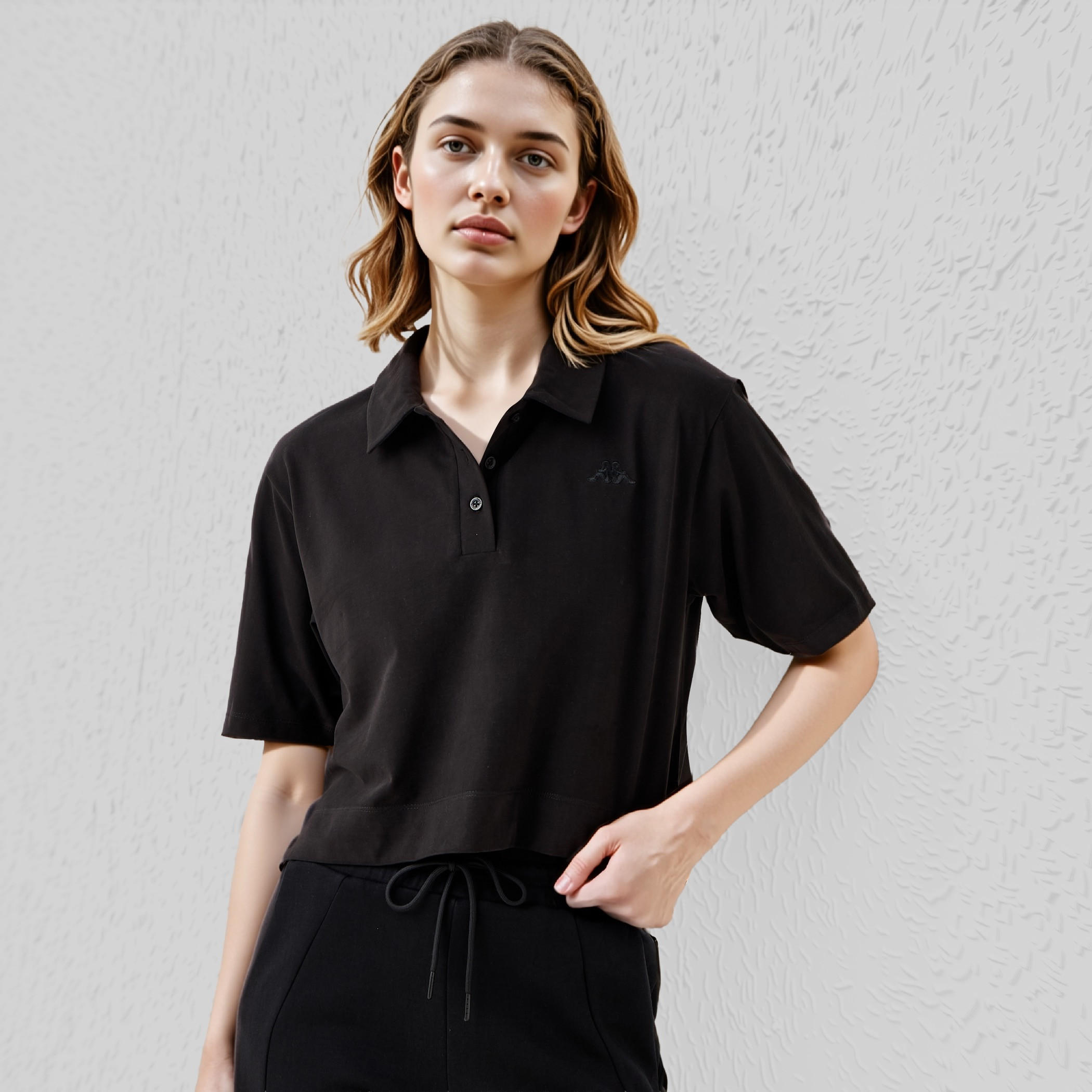 تيشيرت بولو قصير بتفاصيل الشعار من كابا-women-clothing-tshirts-image-1