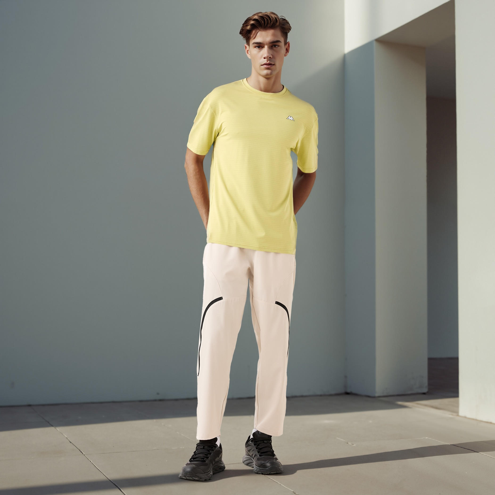 بنطلون رياضي بتفاصيل متباينة من كابا-women-clothing-bottoms-joggers-image-2