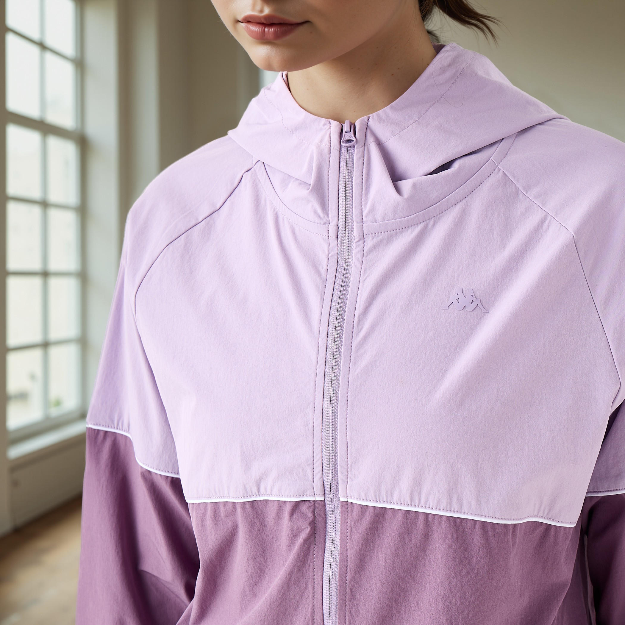 هودي قوالب ملونة بسحاب وجيوب من كابا-women-clothing-sportswearandactivewear-coatsandjackets-jackets-image-3