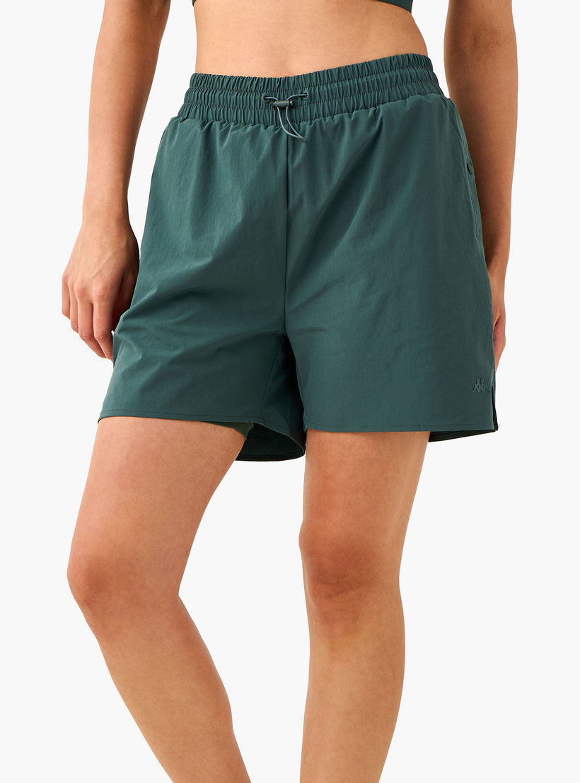 شورت بجيوب وتفاصيل شعار من كابا-women-clothing-bottoms-shorts-image-1