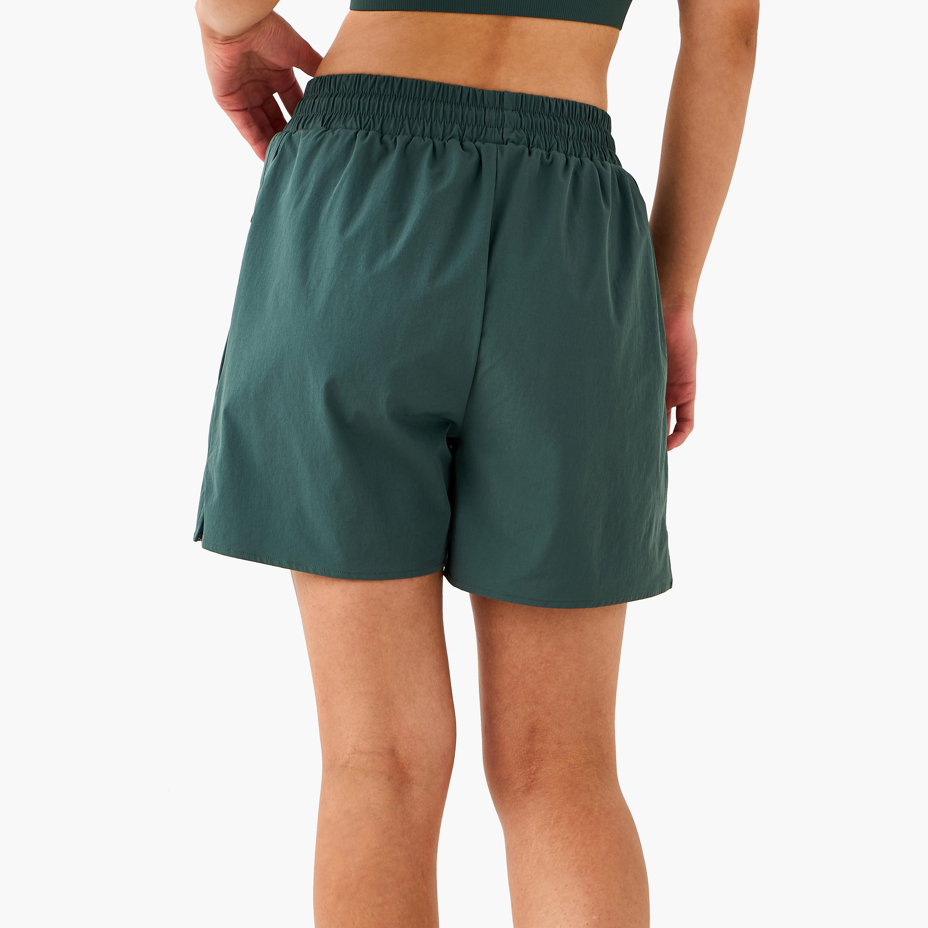 شورت بجيوب وتفاصيل شعار من كابا-women-clothing-bottoms-shorts-image-3
