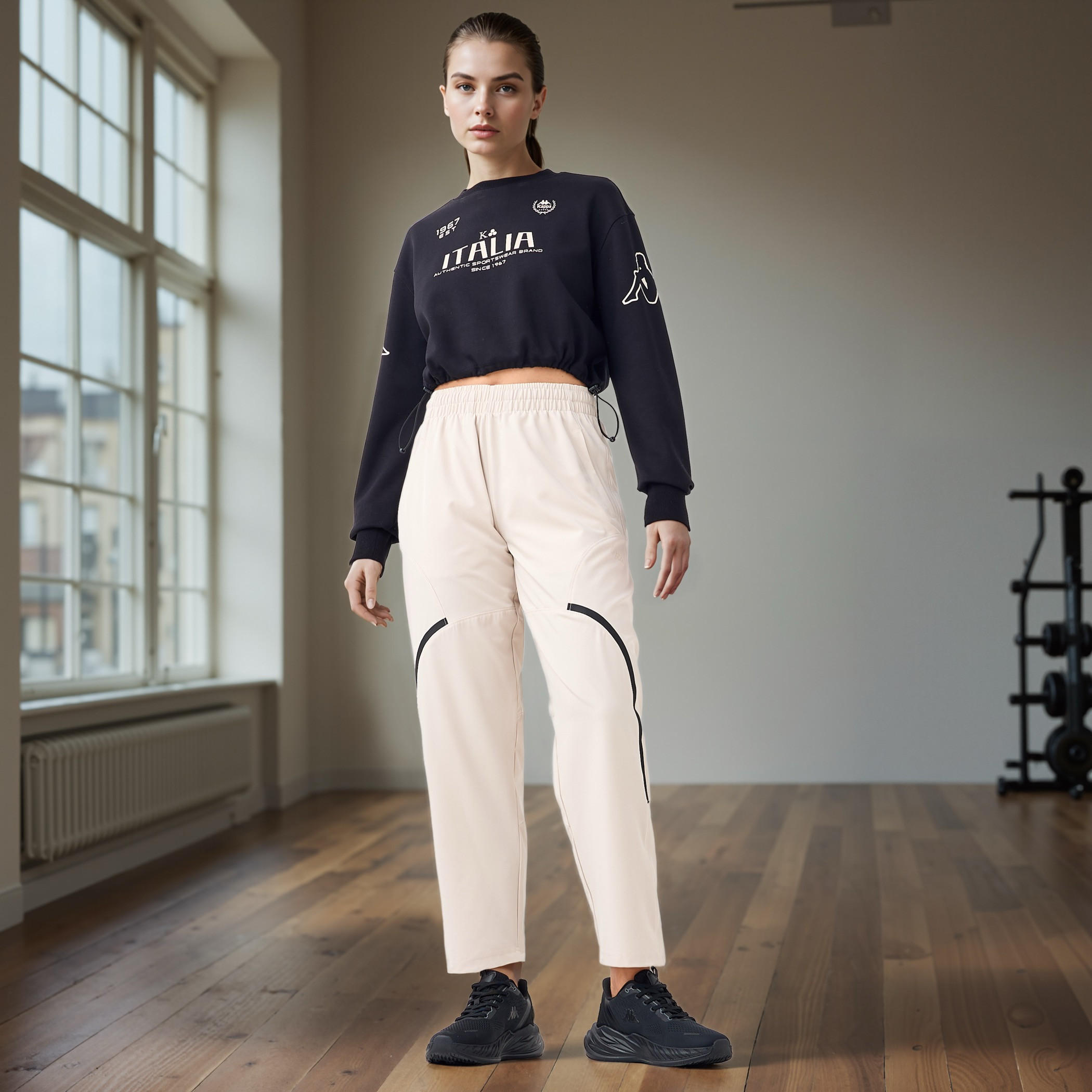 سويت شيرت قصير بطبعات شعار من كابا-women-clothing-sportswearandactivewear-hoodiesandsweatshirts-image-6