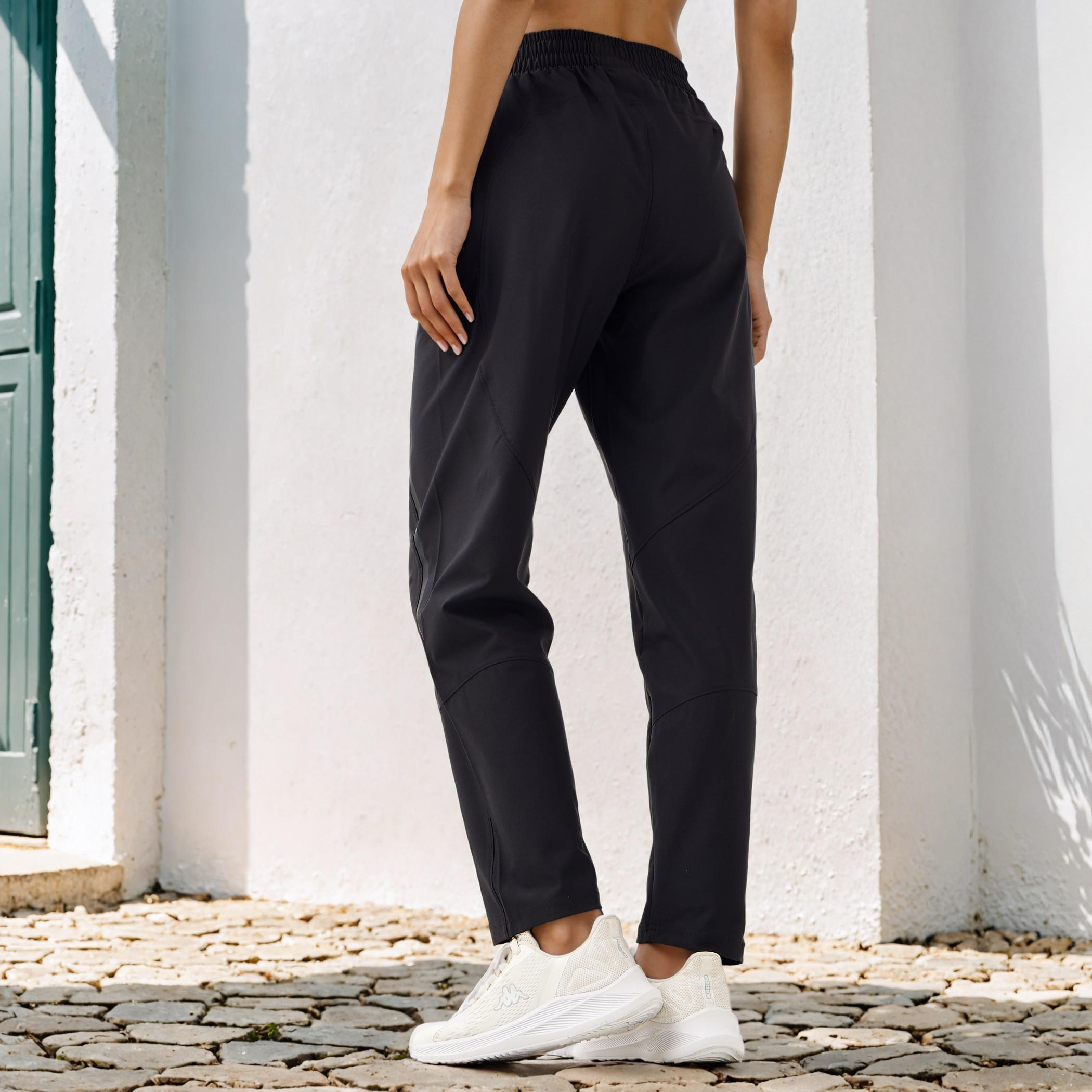 بنطلون بتفاصيل شعار مع جيوب من كابا-women-clothing-bottoms-joggers-image-3