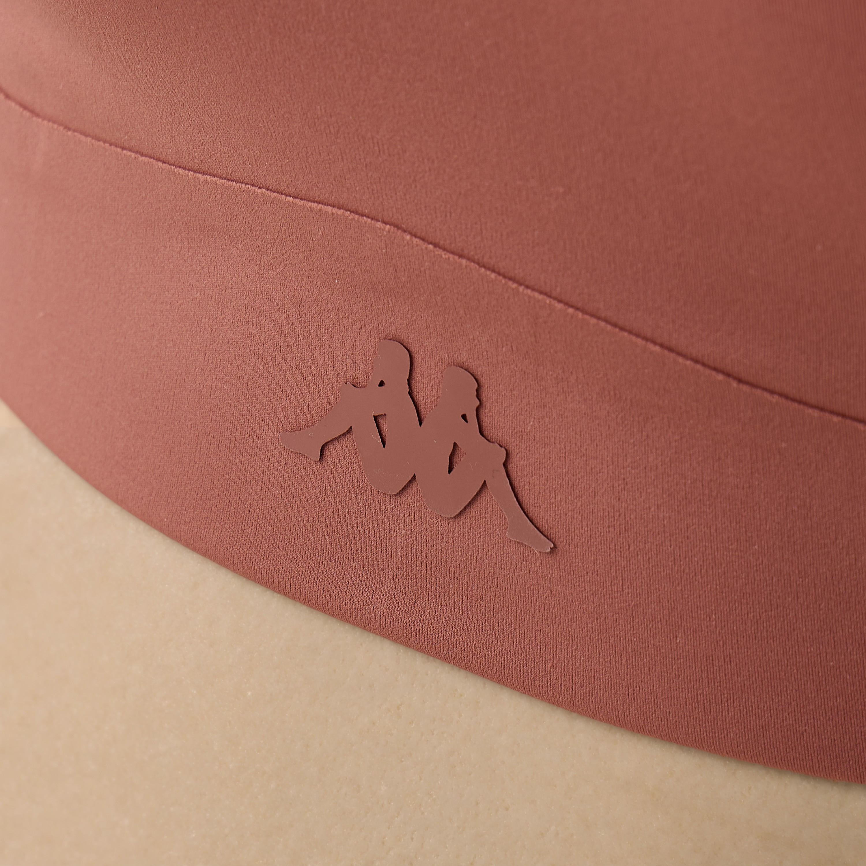 صدرية رياضية بحزام ظهر متقاطع وتفاصيل الشعار من كابا-sports-women-clothing-sportsbras-image-5