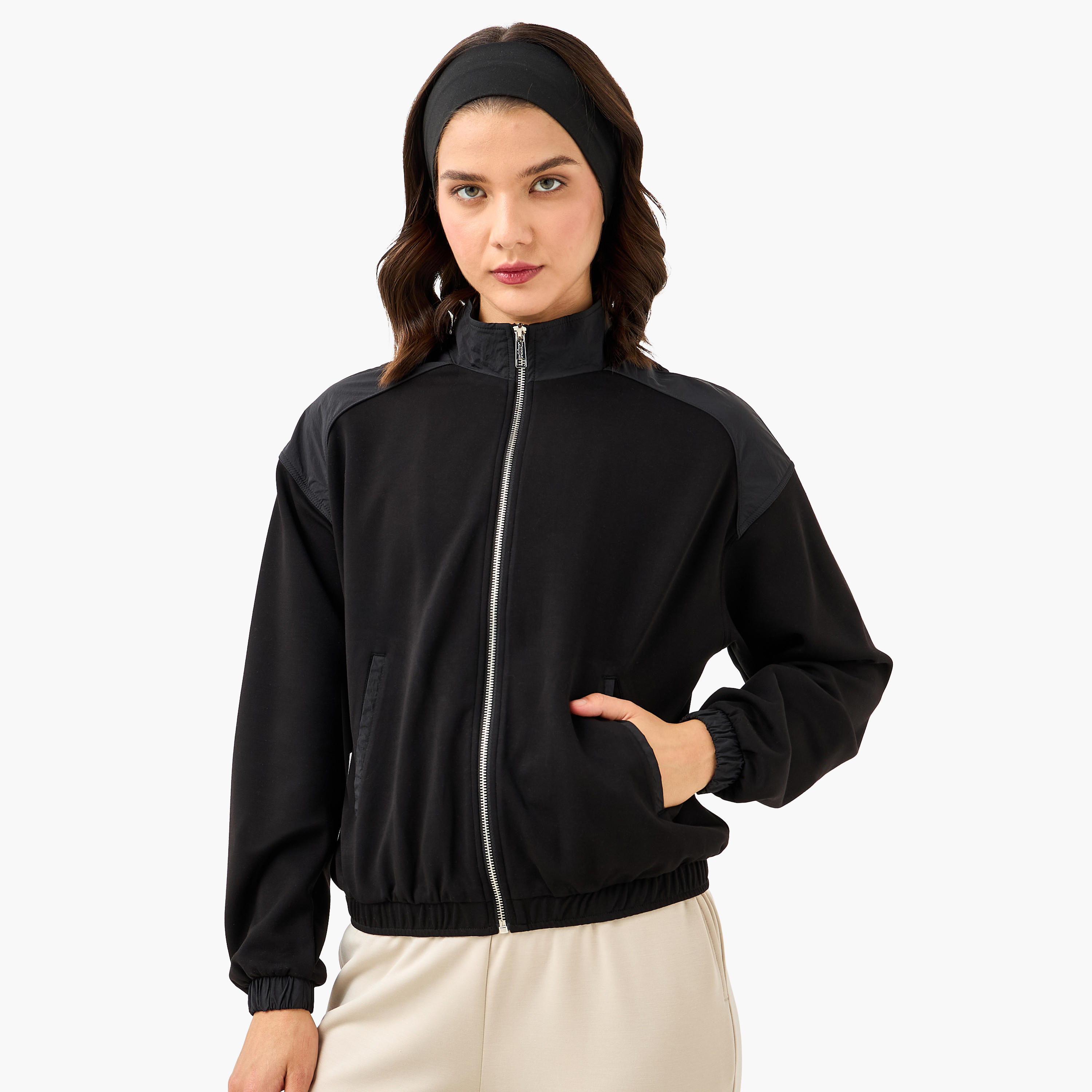 جاكيت بقصّة عادية وسحاب من كابا-women-clothing-sportswearandactivewear-coatsandjackets-jackets-image-1