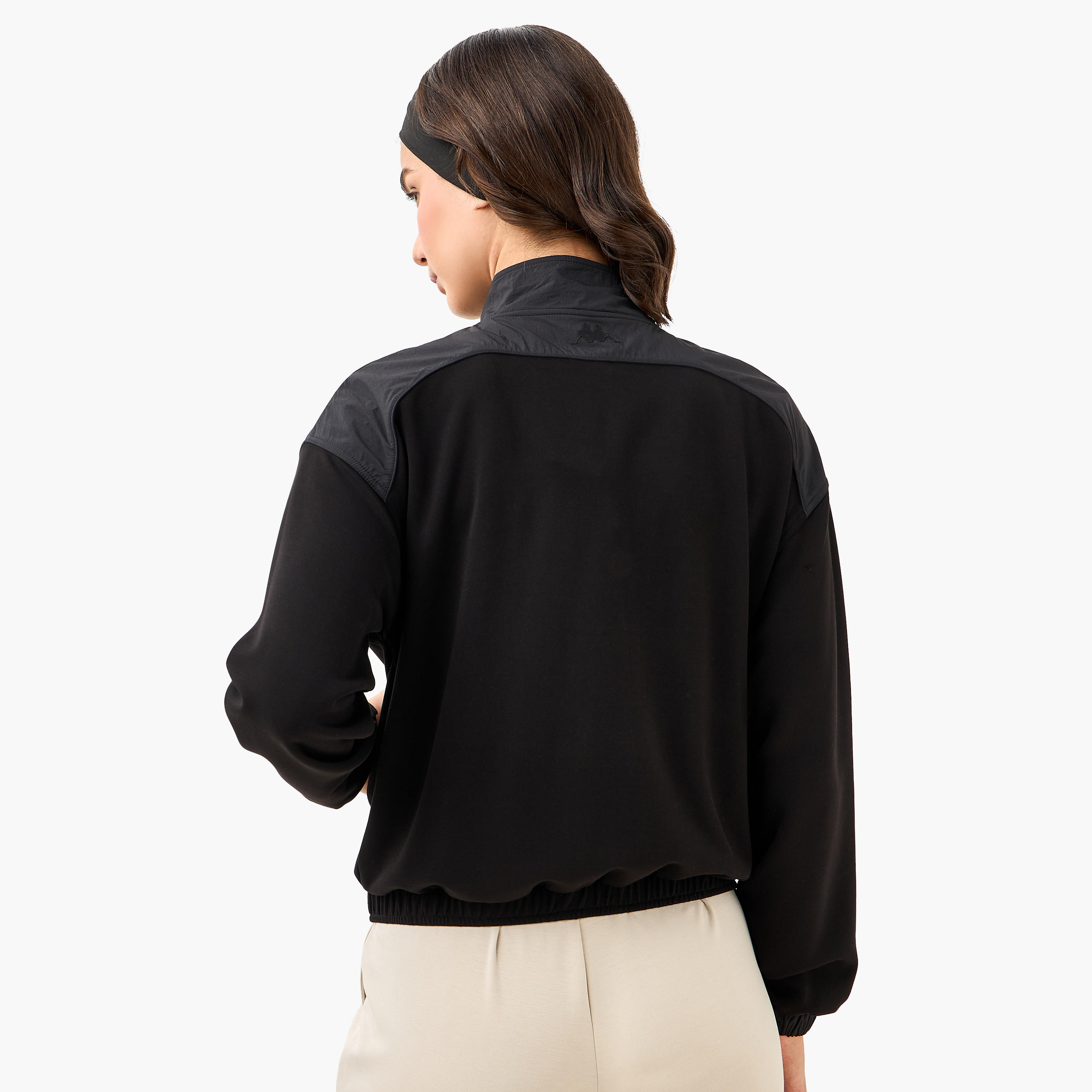 جاكيت بقصّة عادية وسحاب من كابا-women-clothing-sportswearandactivewear-coatsandjackets-jackets-image-3