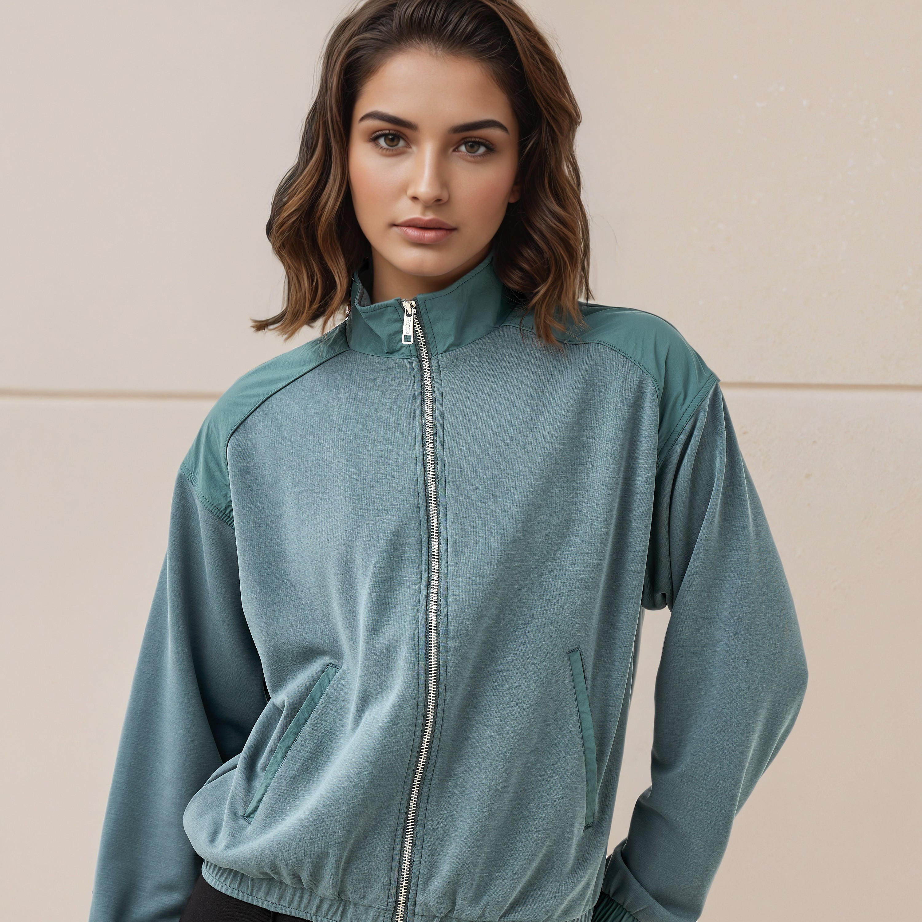 جاكيت بقصّة عادية وسحاب من كابا-women-clothing-sportswearandactivewear-coatsandjackets-jackets-image-3