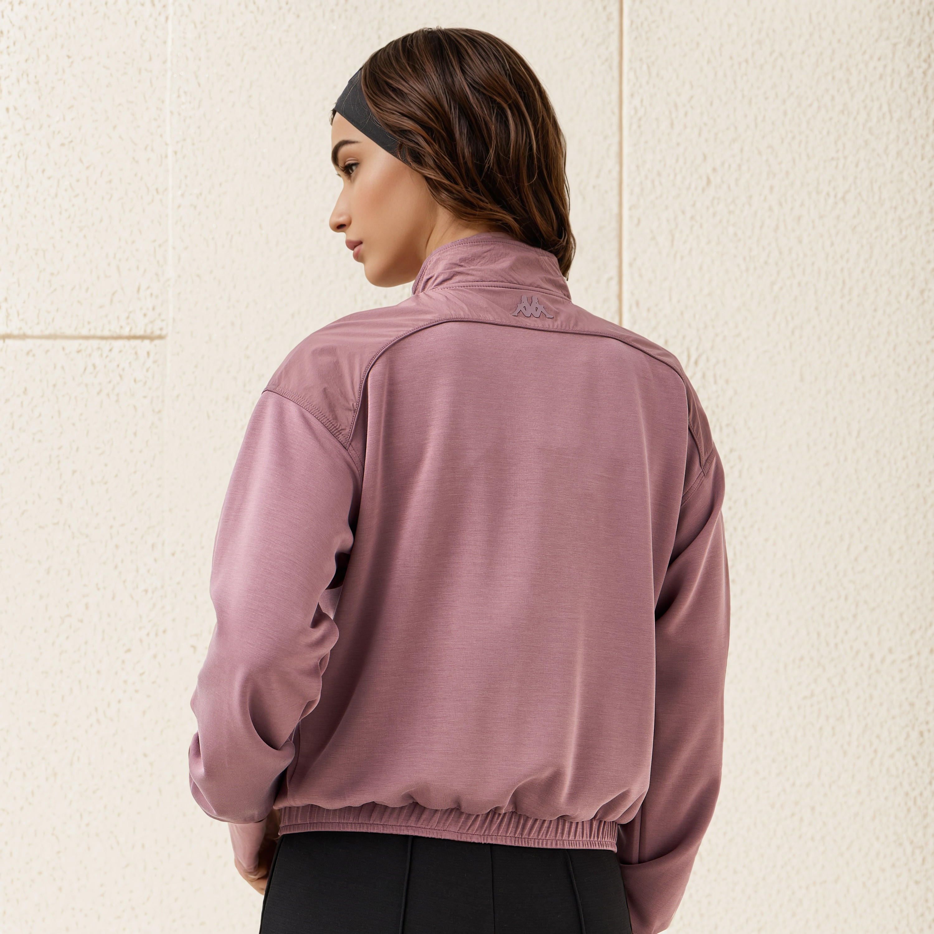 جاكيت بقصّة عادية وسحاب من كابا-women-clothing-sportswearandactivewear-coatsandjackets-jackets-image-3