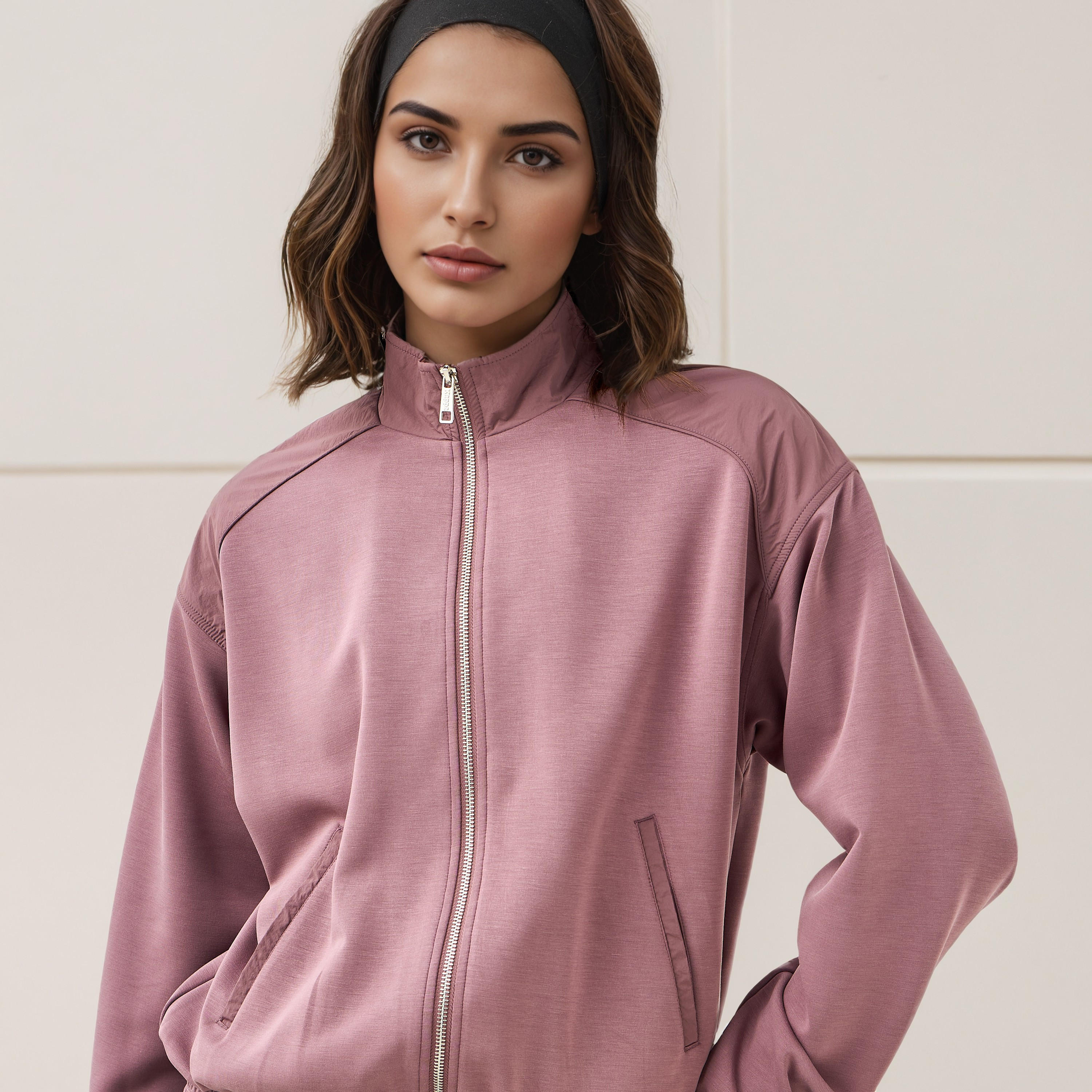 جاكيت بقصّة عادية وسحاب من كابا-women-clothing-sportswearandactivewear-coatsandjackets-jackets-image-3