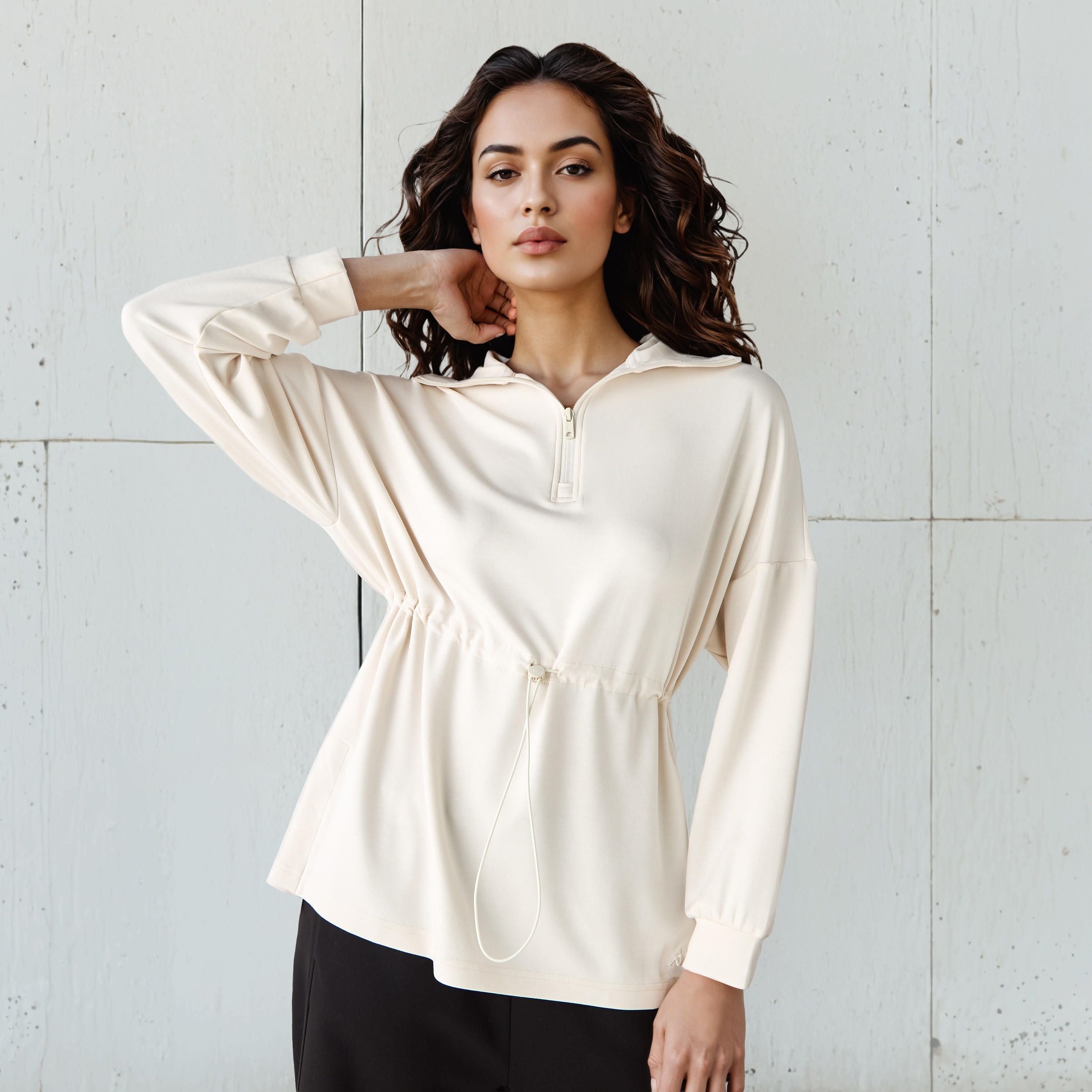 سويت شيرت بياقة عالية من كابا-women-clothing-sportswearandactivewear-hoodiesandsweatshirts-image-6