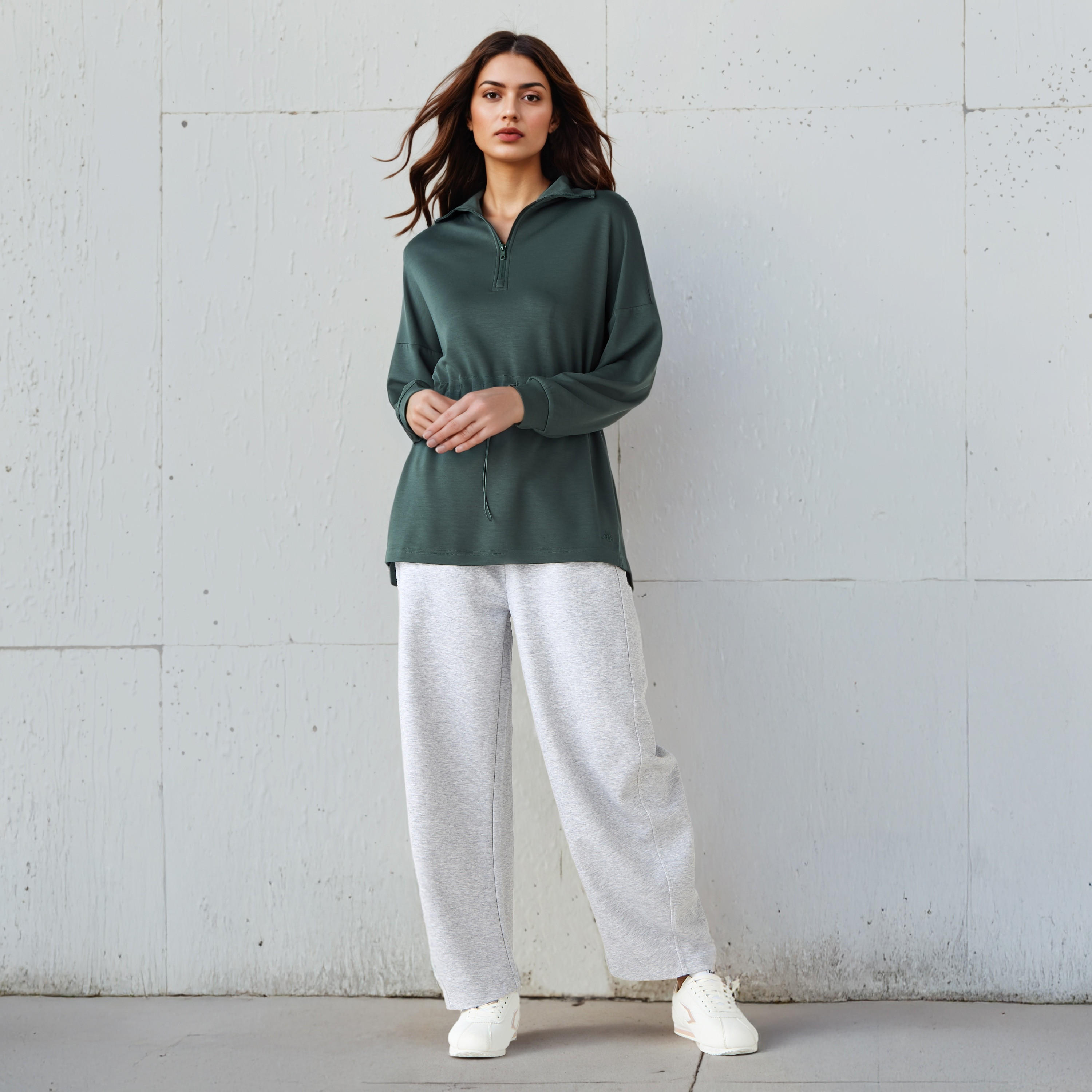 سويت شيرت بياقة عالية من كابا-women-clothing-sportswearandactivewear-hoodiesandsweatshirts-image-4
