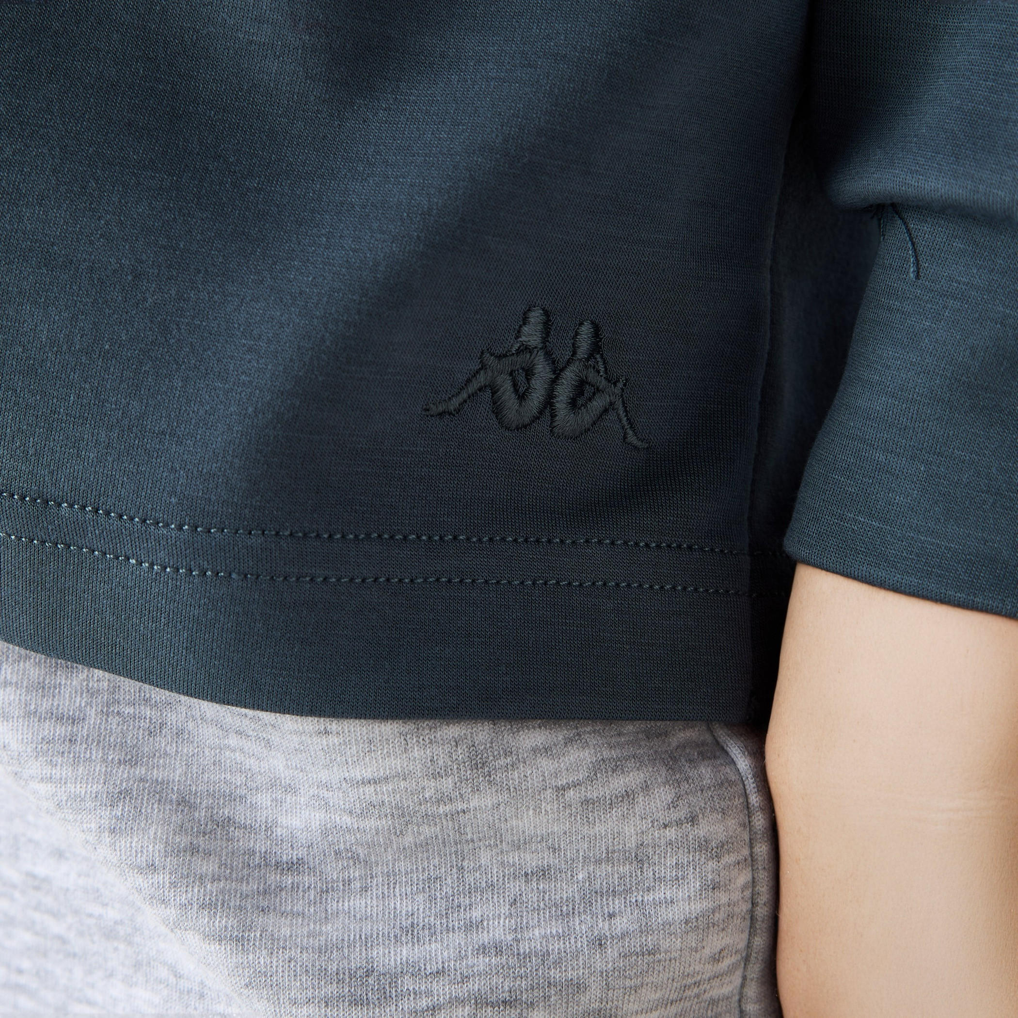 سويت شيرت بياقة عالية من كابا-women-clothing-sportswearandactivewear-hoodiesandsweatshirts-image-4