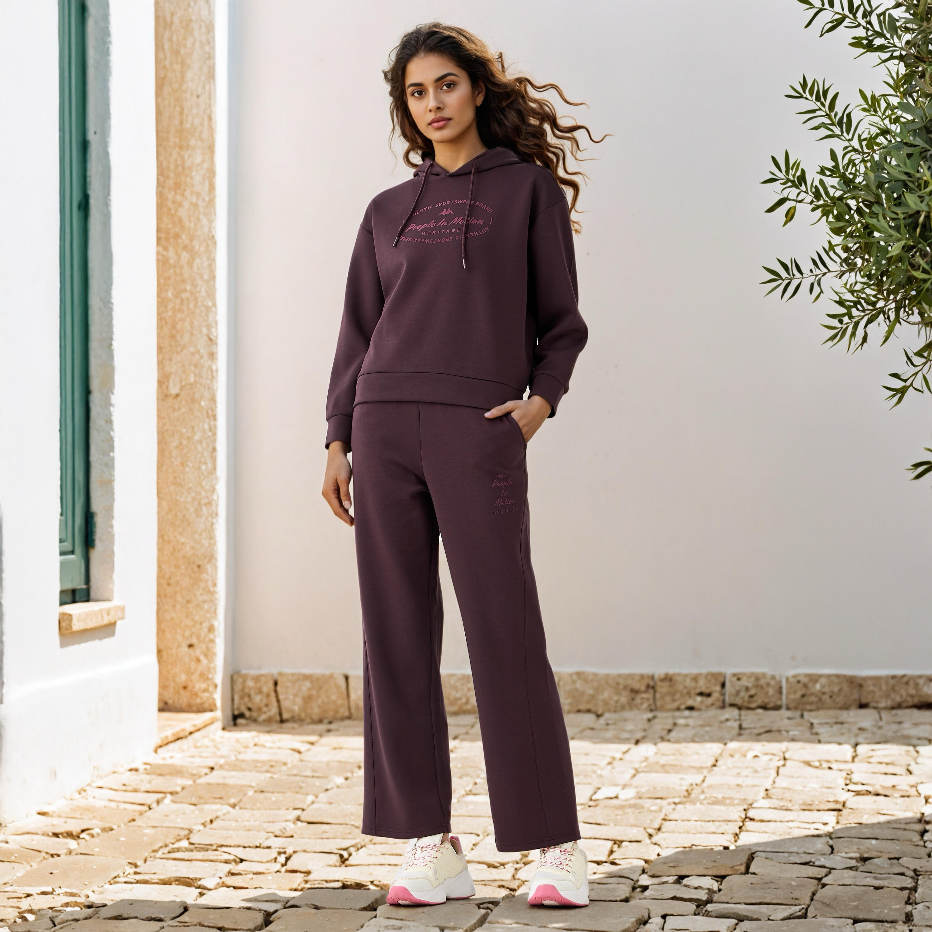سويت شيرت بقبعة وطبعات للنساء من كابا-women-clothing-sportswearandactivewear-hoodiesandsweatshirts-image-2
