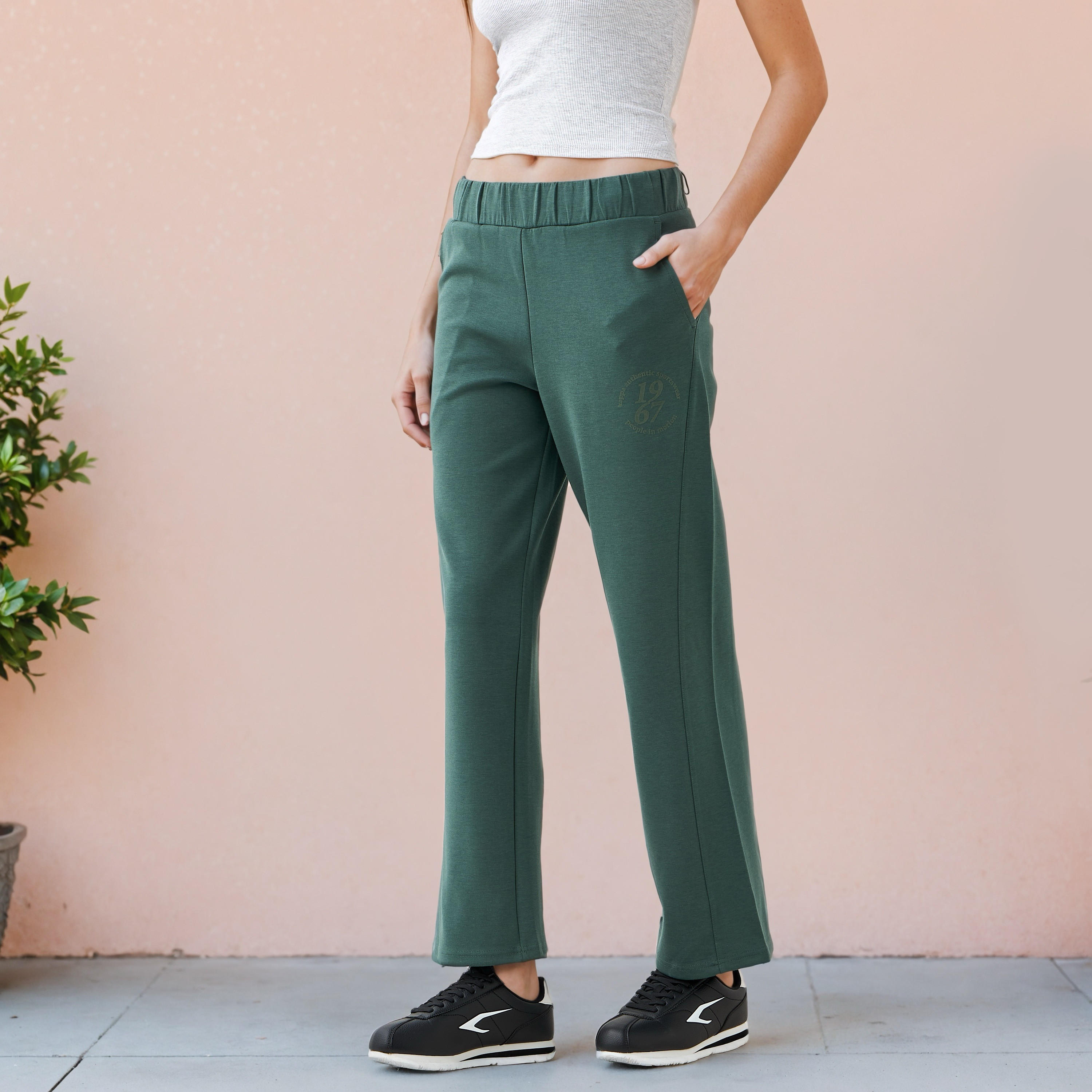 بنطال رياضي مطبوع بقصة عادية من كابا-women-clothing-bottoms-joggers-image-4