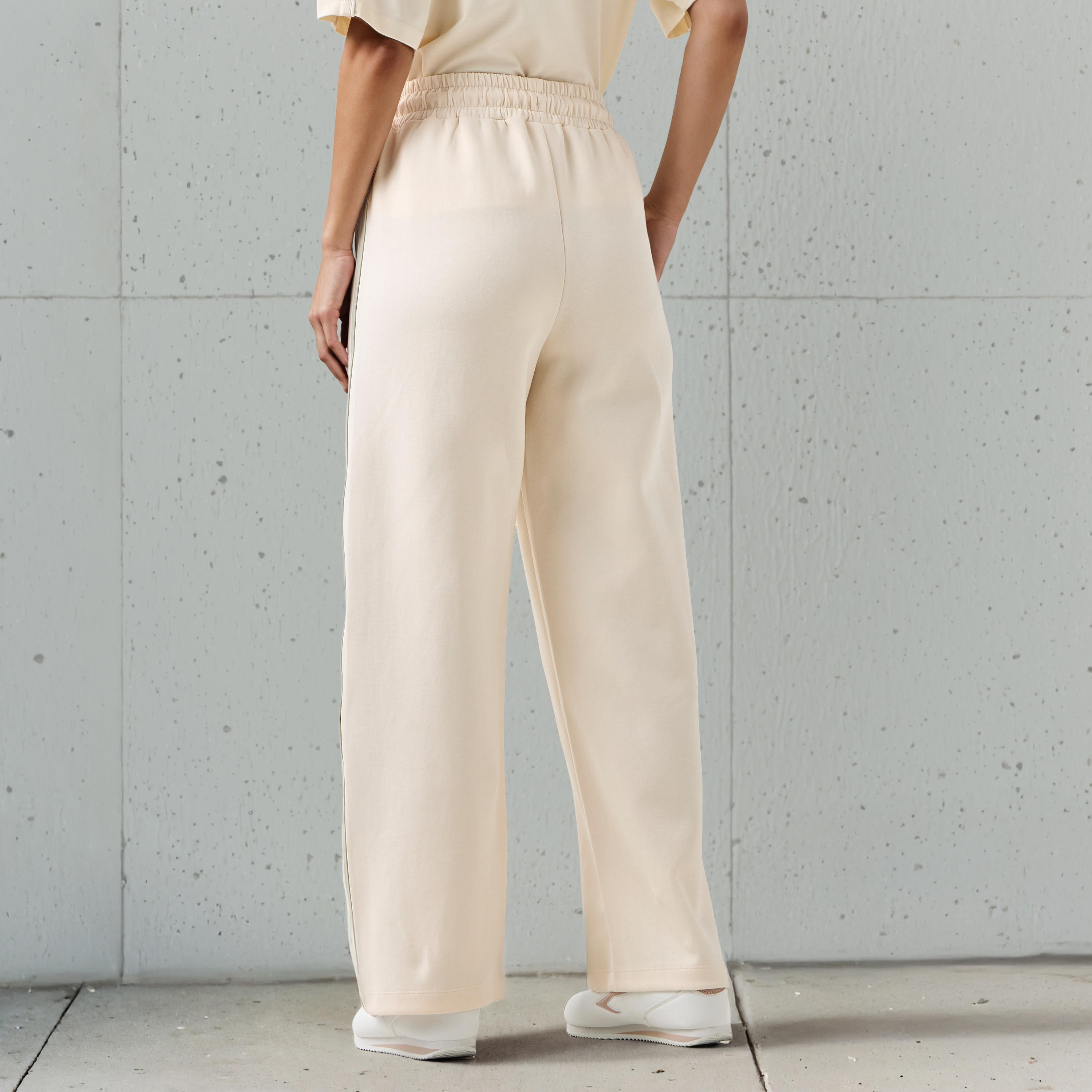 بنطلون رياضي بتفاصيل شريط للنساء من كابا-women-clothing-bottoms-joggers-image-3