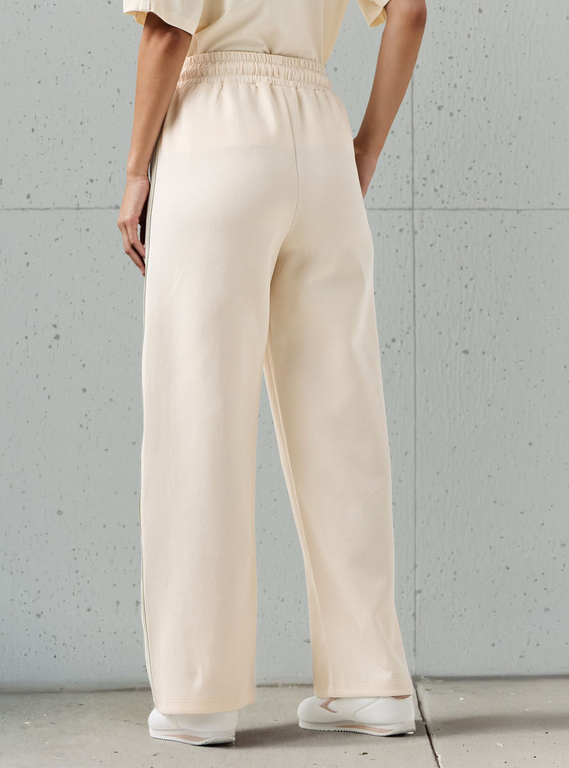 بنطلون رياضي بتفاصيل شريط للنساء من كابا-women-clothing-bottoms-joggers-image-3