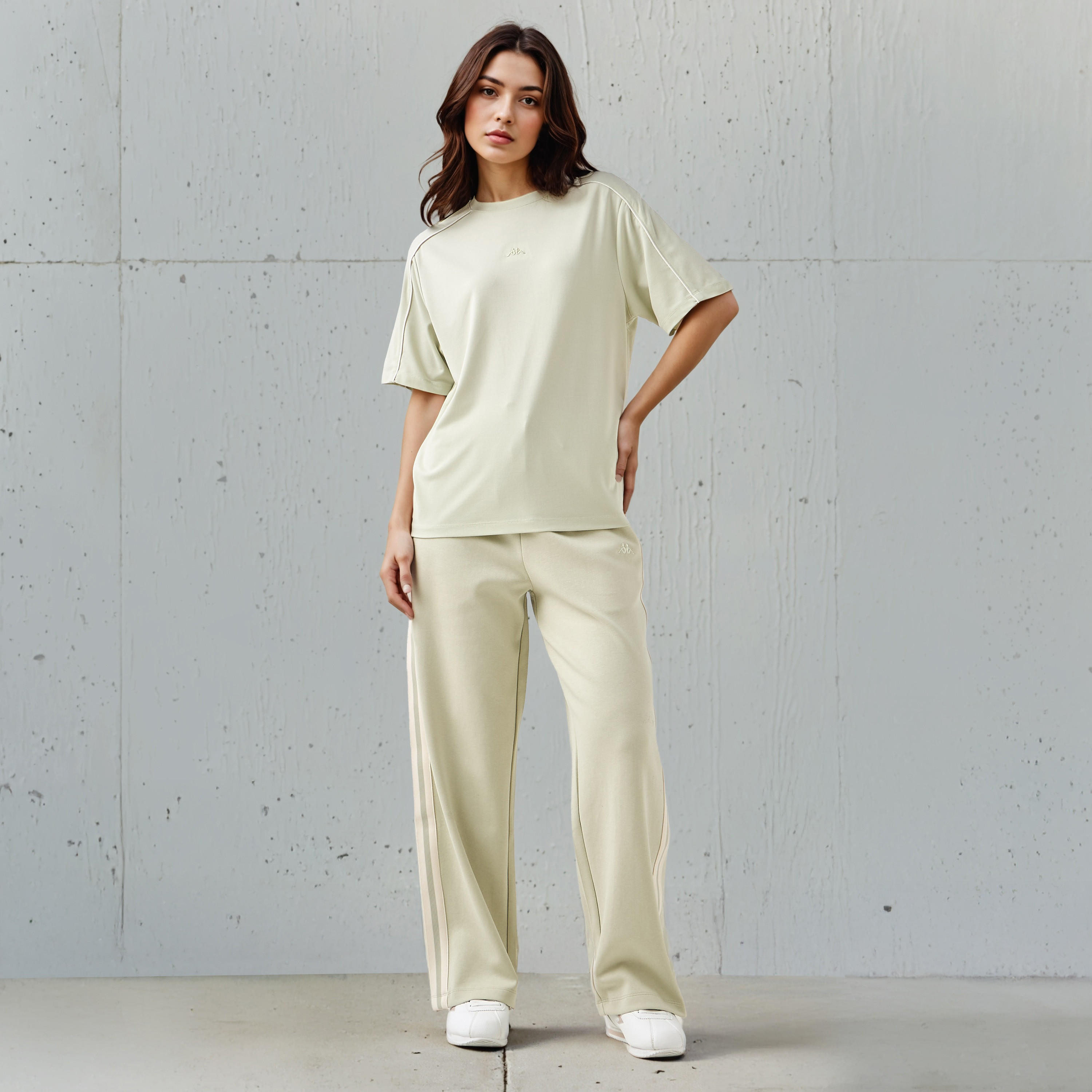 بنطلون رياضي بتفاصيل شريط للنساء من كابا-women-clothing-bottoms-joggers-image-2