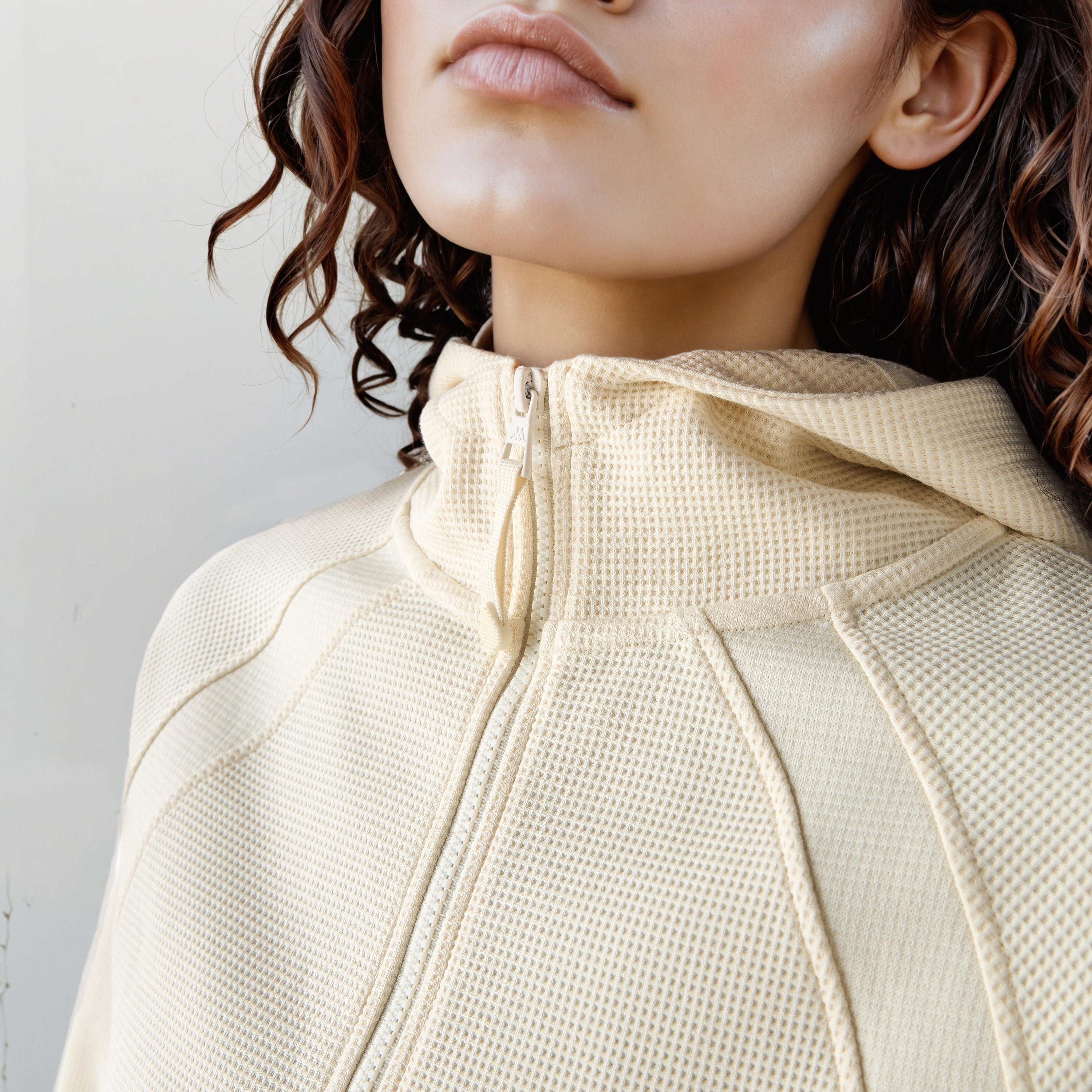 هودي وافل بارز الملمس للنساء من كابا-women-clothing-sportswearandactivewear-hoodiesandsweatshirts-image-3