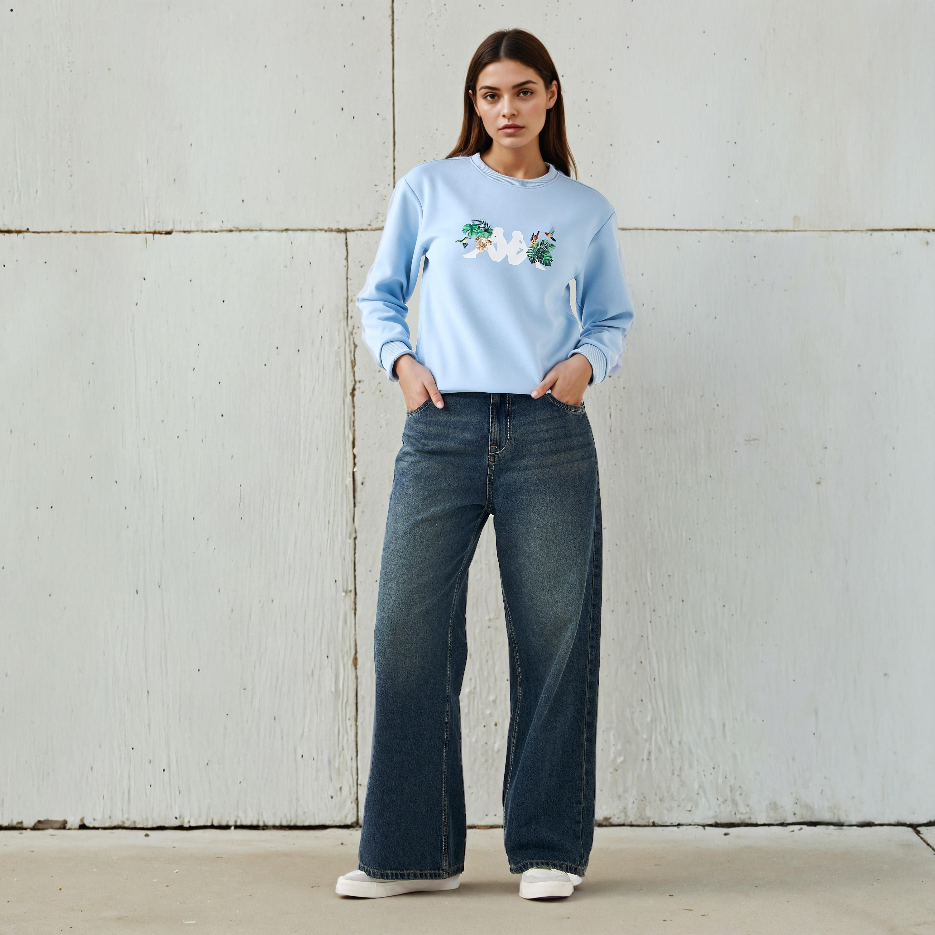 سويت شيرت بطبعات استوائية للنساء من كابا-women-clothing-sportswearandactivewear-hoodiesandsweatshirts-image-2