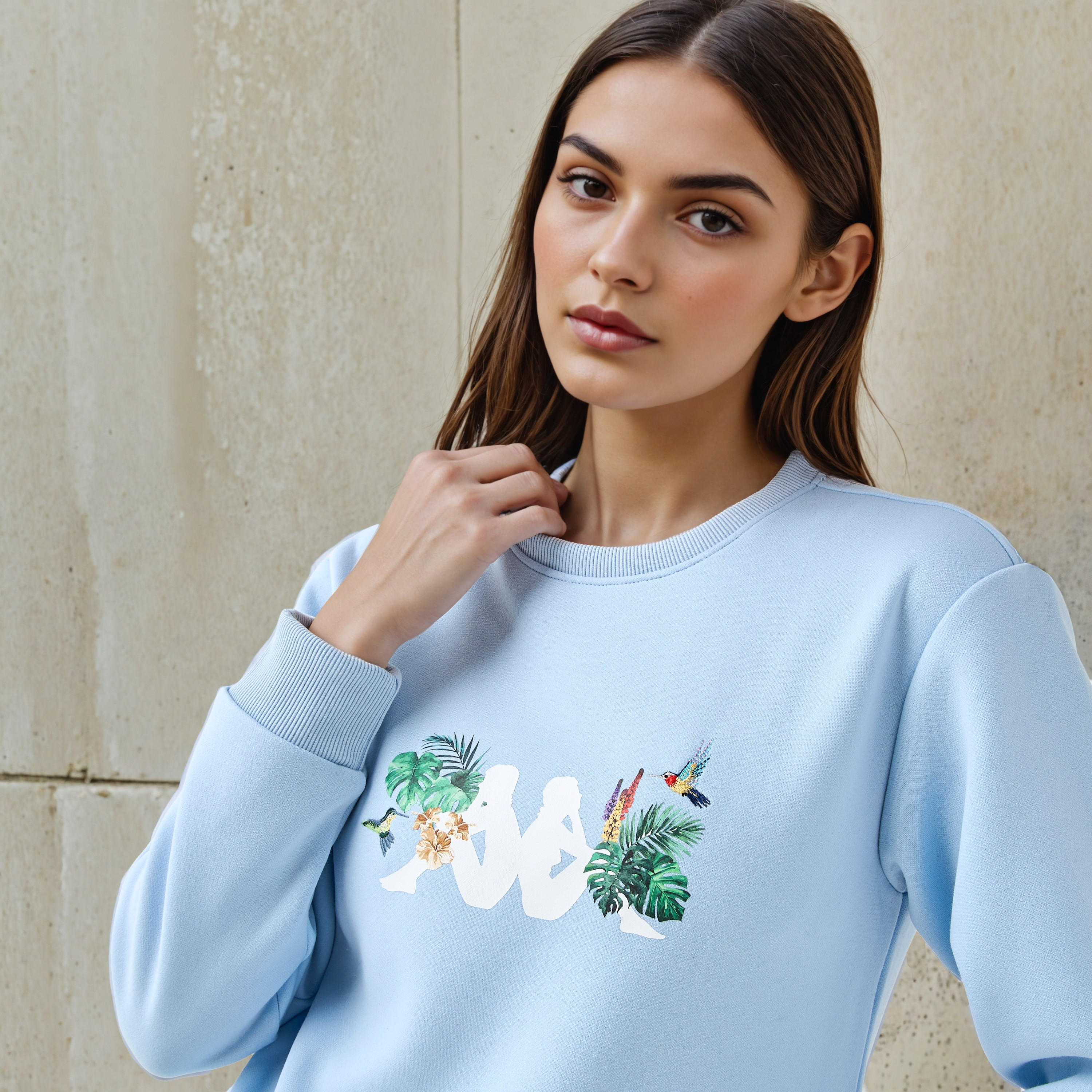 سويت شيرت بطبعات استوائية للنساء من كابا-women-clothing-sportswearandactivewear-hoodiesandsweatshirts-image-5