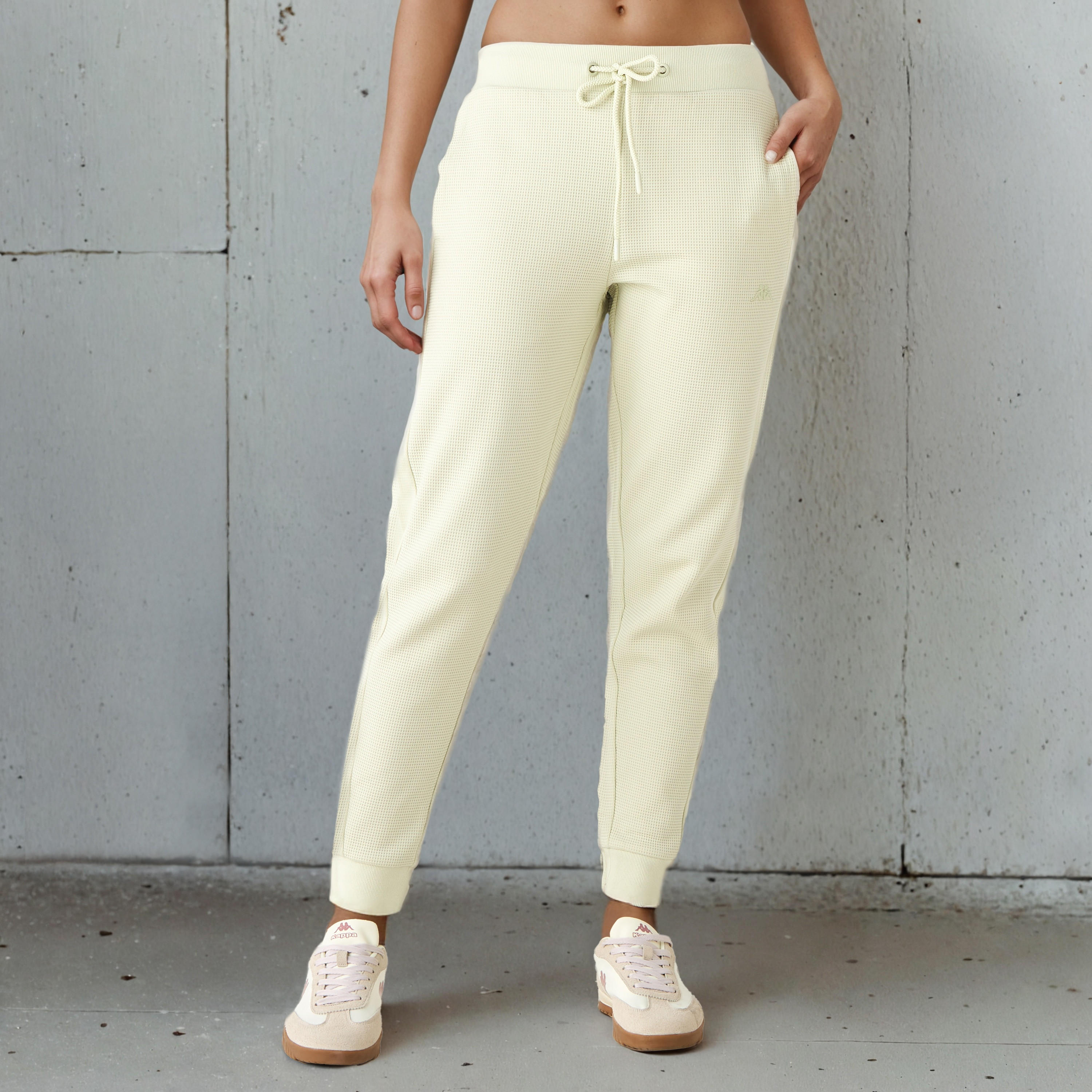 بنطلون رياضي وافل بارز الملمس بجيوب من كابا-women-clothing-bottoms-joggers-image-1